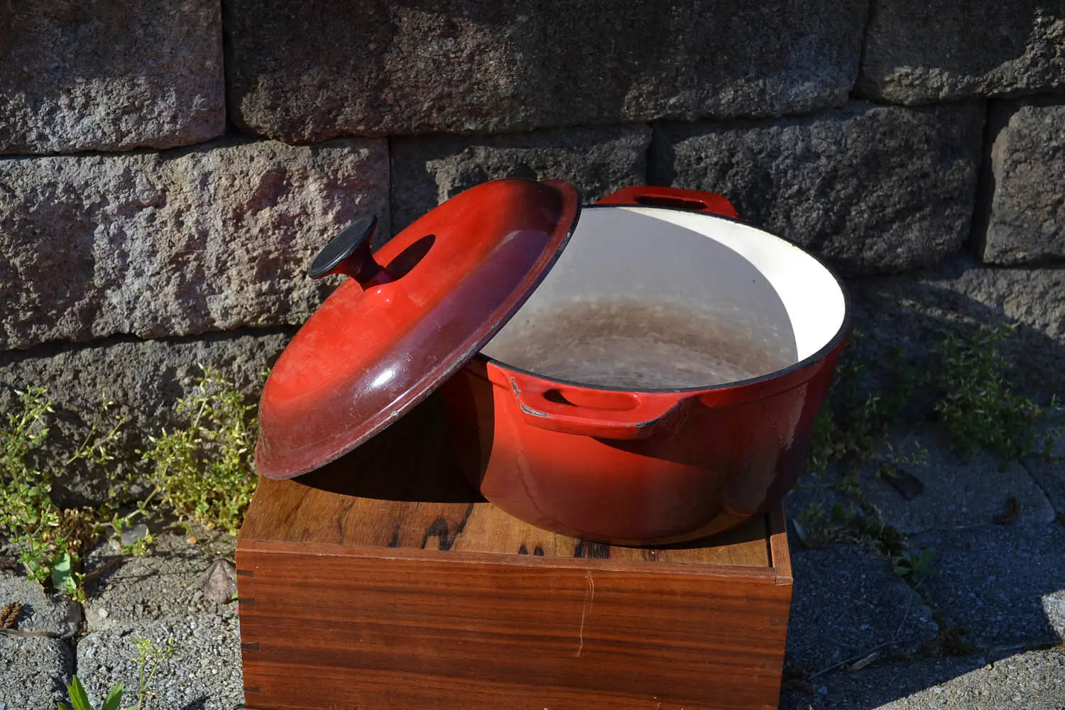 Vtg Cast Iron Enamel Pot Dutch Oven | Red Cast Iron Enamel Pan | Red Two Toned Heavy Enamel Cast Iron Pot | Chipped Enamel Sauce Pan