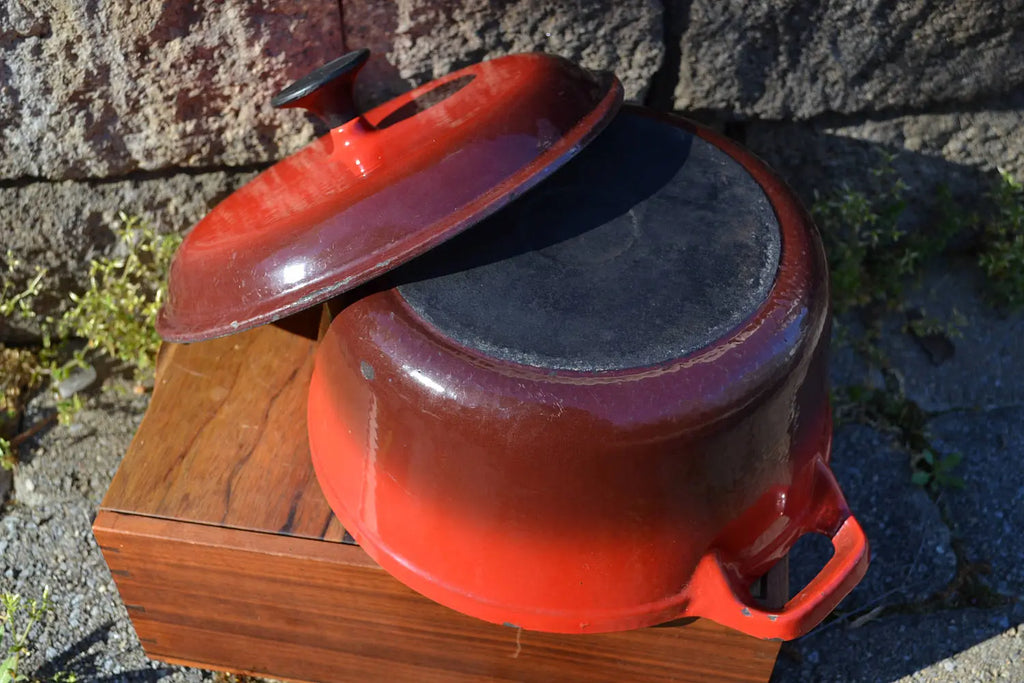 Vtg Cast Iron Enamel Pot Dutch Oven | Red Cast Iron Enamel Pan | Red Two Toned Heavy Enamel Cast Iron Pot | Chipped Enamel Sauce Pan