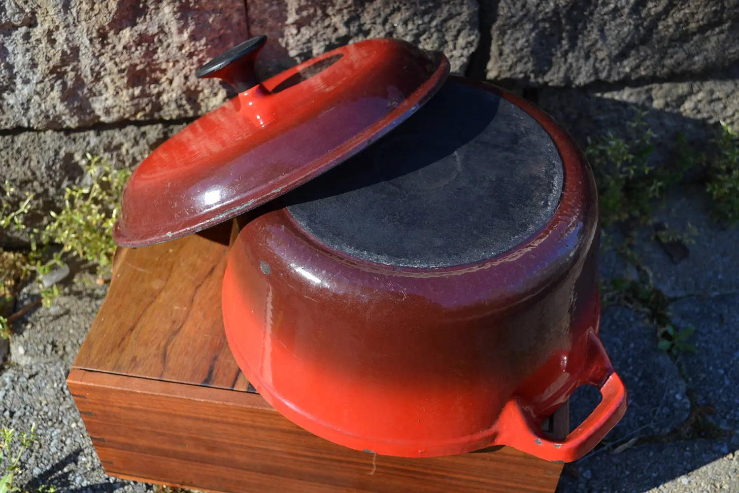 Vtg Cast Iron Enamel Pot Dutch Oven | Red Cast Iron Enamel Pan | Red Two Toned Heavy Enamel Cast Iron Pot | Chipped Enamel Sauce Pan