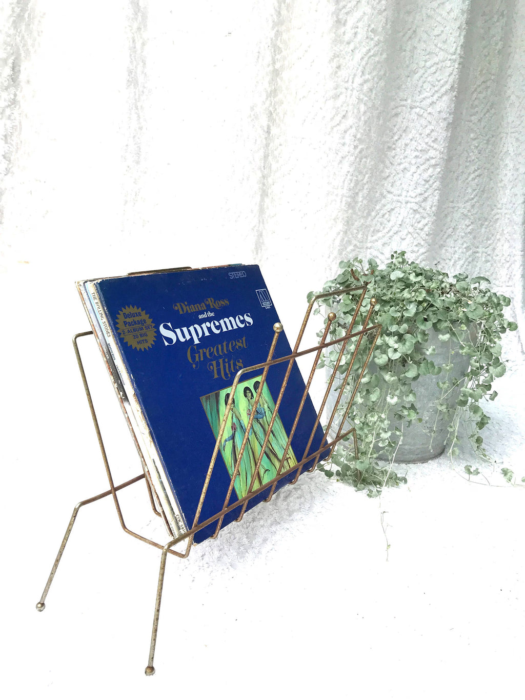 Vtg Magazine Rack| Mid Century Atomic Wire Magazine Rack | Rustic Gold Metal Album Rack | Retro Magazine Album Stand | Rustic Wire Stand