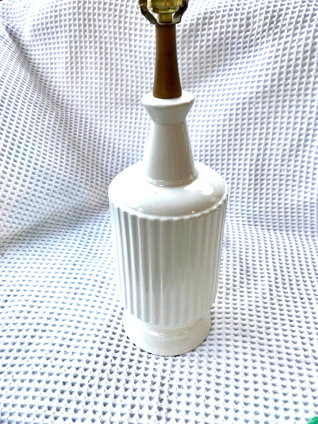 Mid Century White Ceramic Lamp | Ceramic and Teak Lamp | White Ceramic and Teak Table Lamp | Minimalist Lamp | Porcelain Lamp