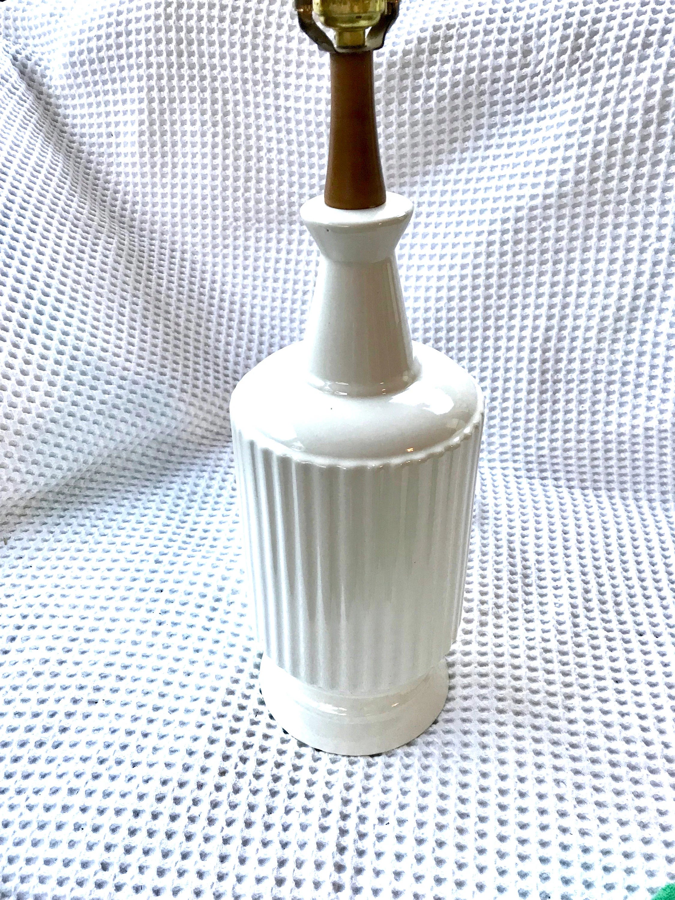 Mid Century White Ceramic Lamp | Ceramic and Teak Lamp | White Ceramic and Teak Table Lamp | Minimalist Lamp | Porcelain Lamp