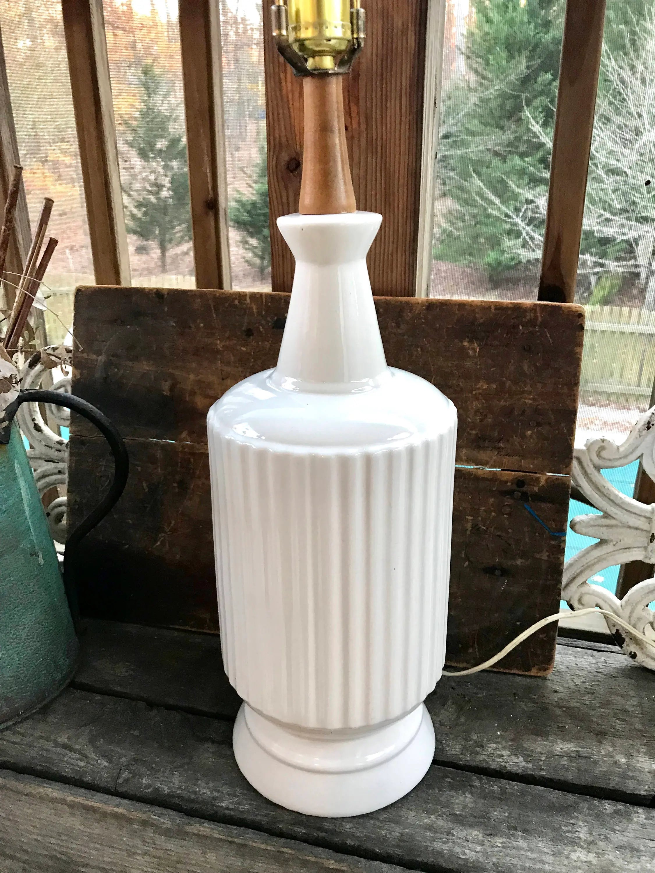 Mid Century White Ceramic Lamp | Ceramic and Teak Lamp | White Ceramic and Teak Table Lamp | Minimalist Lamp | Porcelain Lamp