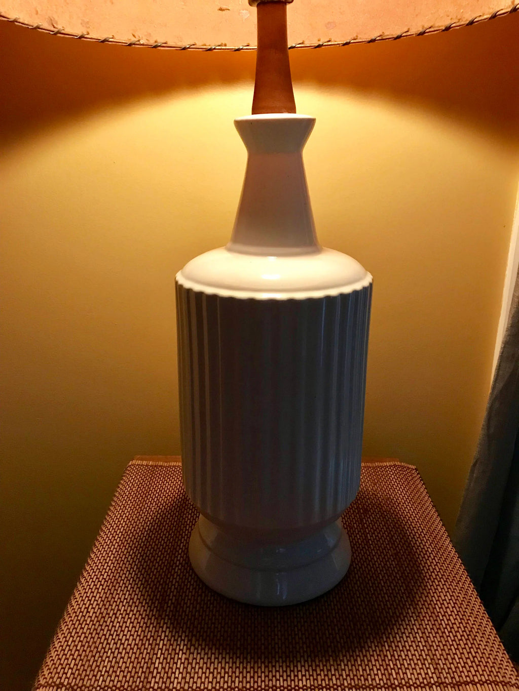 Mid Century White Ceramic Lamp | Ceramic and Teak Lamp | White Ceramic and Teak Table Lamp | Minimalist Lamp | Porcelain Lamp