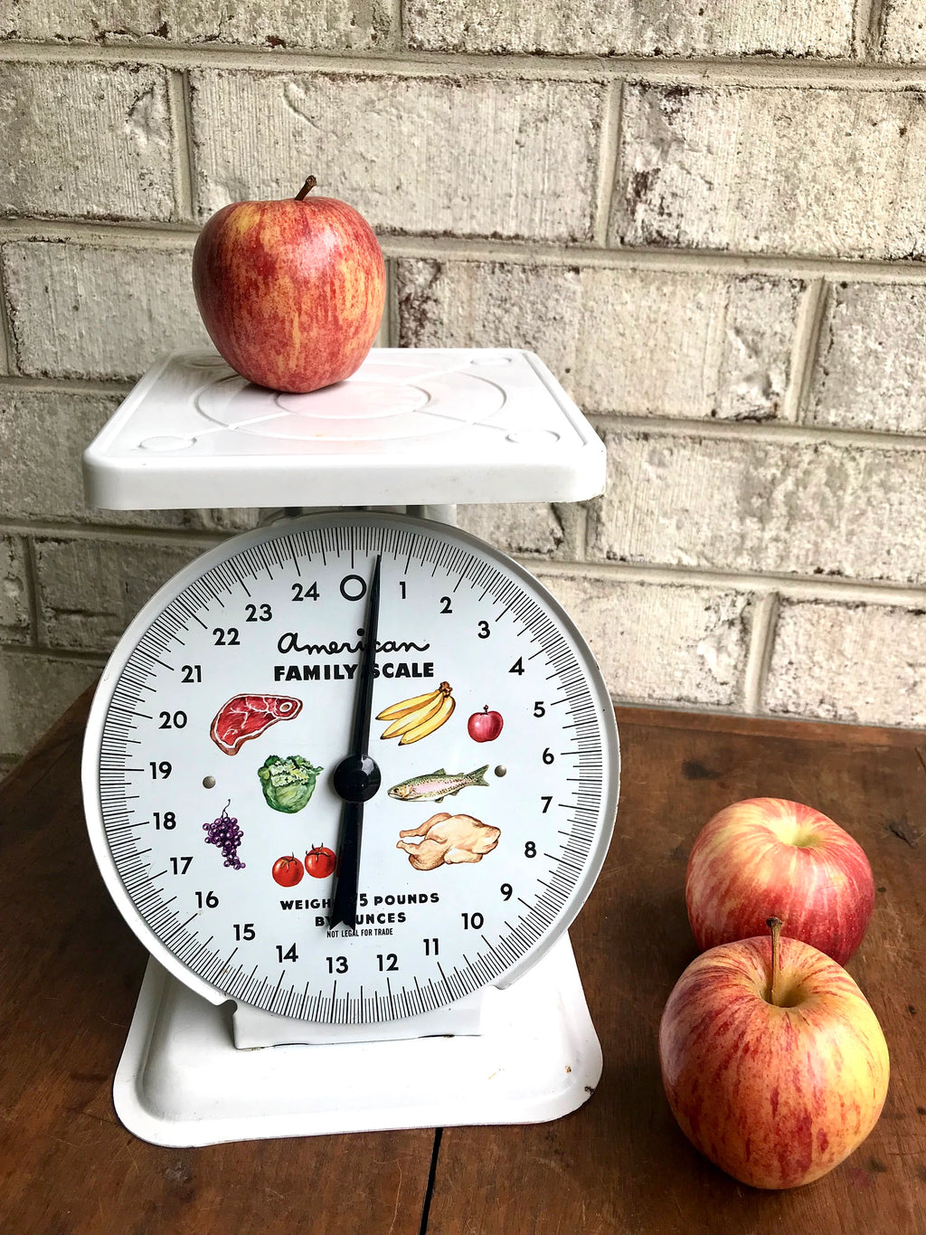 Bright White American Family Scale | Rustic Kitchen Scale | Old Scale| 50s scale | Vintage Scale | Kitchen Scale | Rusty Scale | 25Lbs Scale