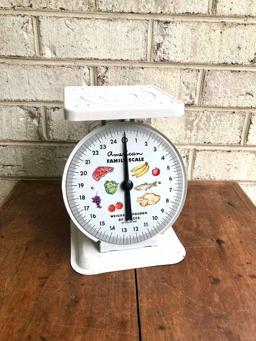 Bright White American Family Scale | Rustic Kitchen Scale | Old Scale| 50s scale | Vintage Scale | Kitchen Scale | Rusty Scale | 25Lbs Scale