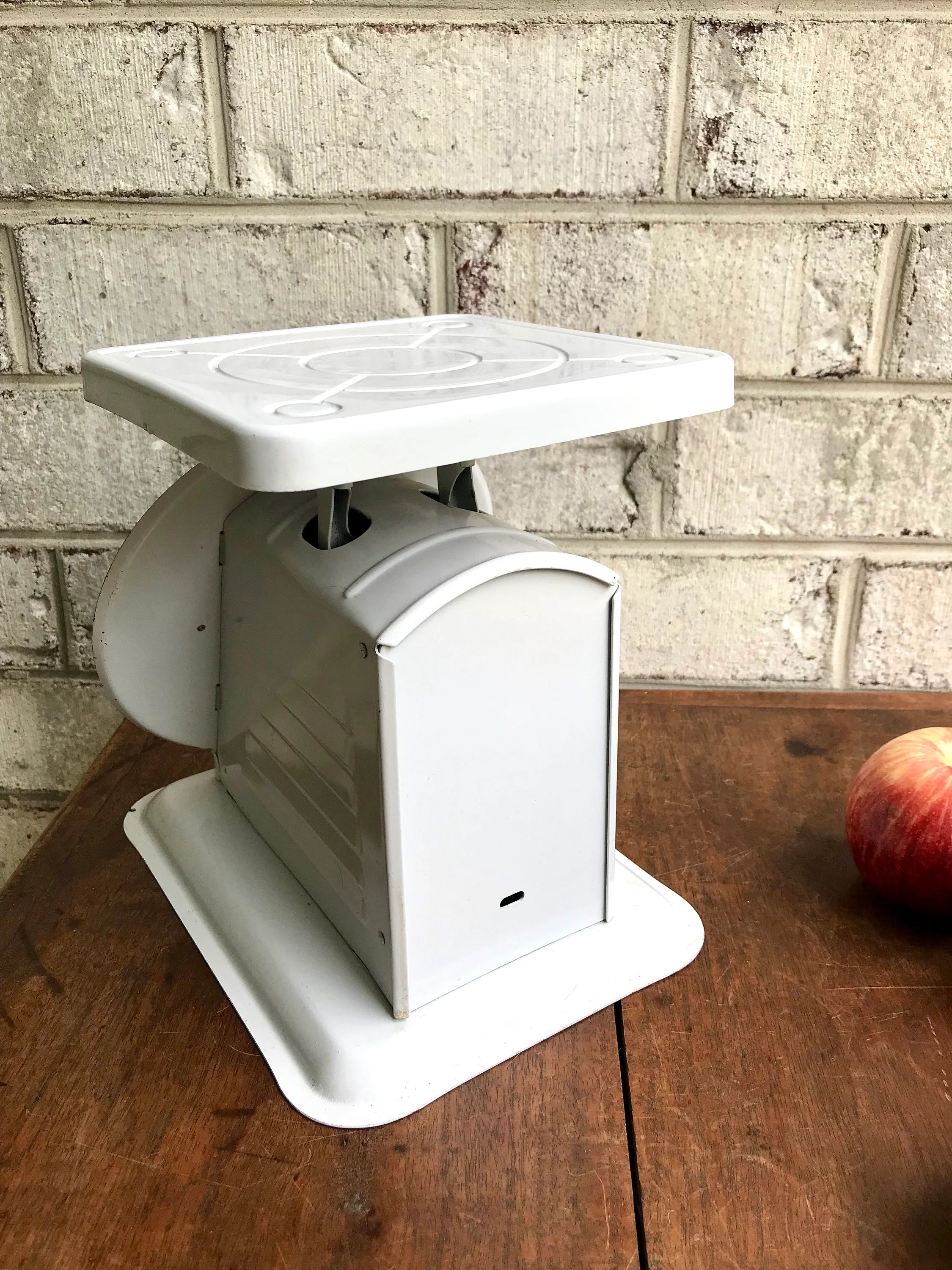 Bright White American Family Scale | Rustic Kitchen Scale | Old Scale| 50s scale | Vintage Scale | Kitchen Scale | Rusty Scale | 25Lbs Scale