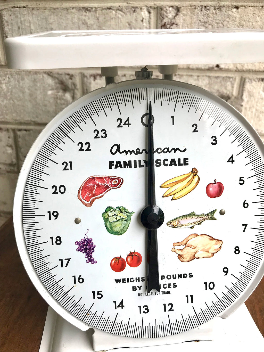 Bright White American Family Scale | Rustic Kitchen Scale | Old Scale| 50s scale | Vintage Scale | Kitchen Scale | Rusty Scale | 25Lbs Scale