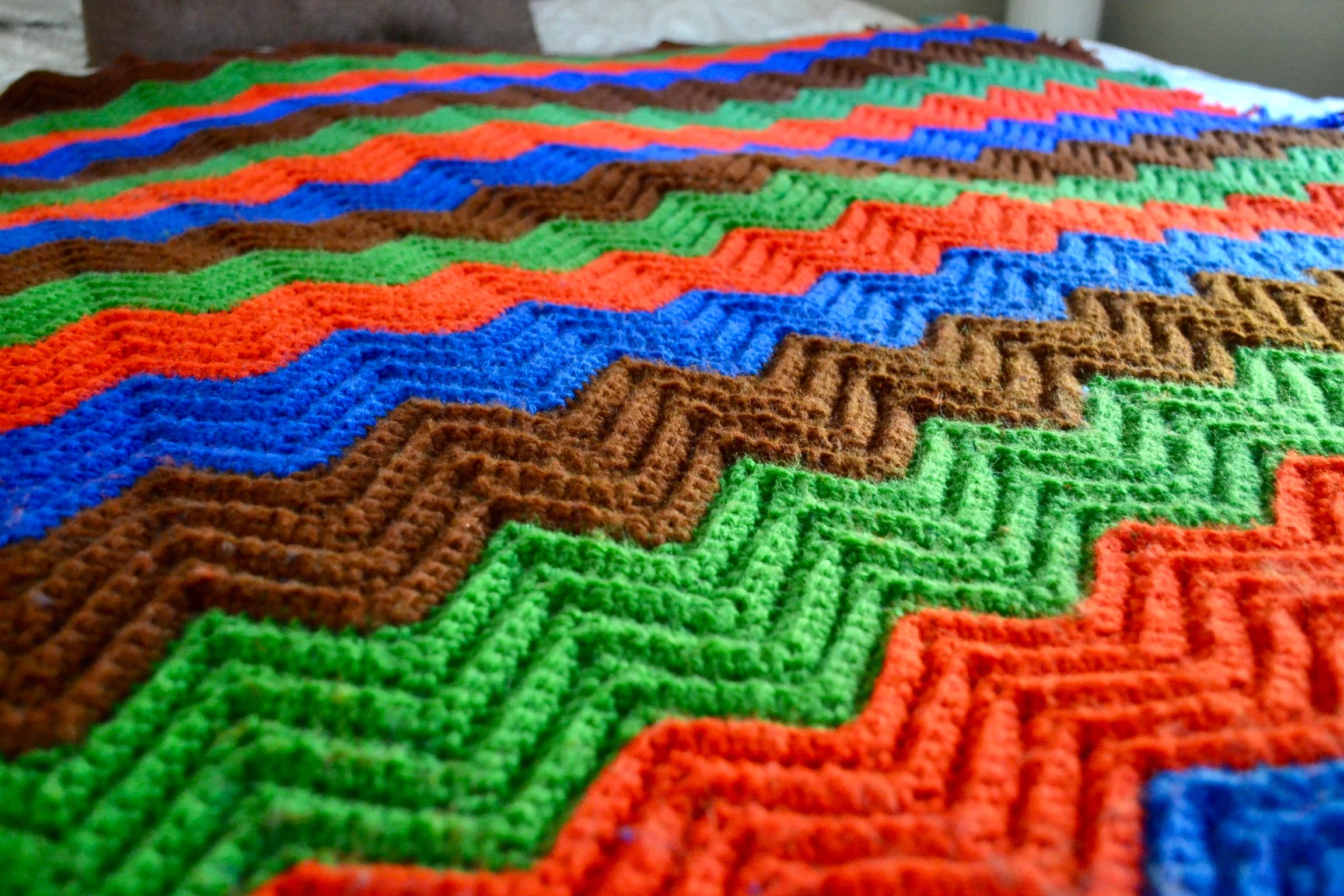 Vtg Afghan Blanket | Multicolored Zig Zag Crocheted Blanket | Woven Throw Blanket | Knitted Striped Blanket | Travel Throw