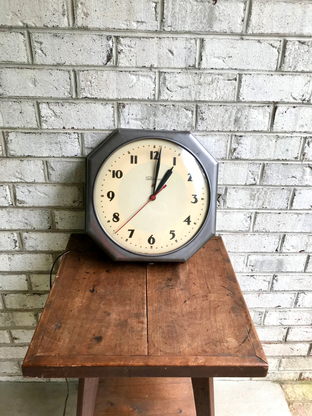 Vintage MCM Telchrom Wall Clock | Classic Industrial Wall Clock | Working Telechrom Wall Clock | Large Metal and Bubble Glass Clock