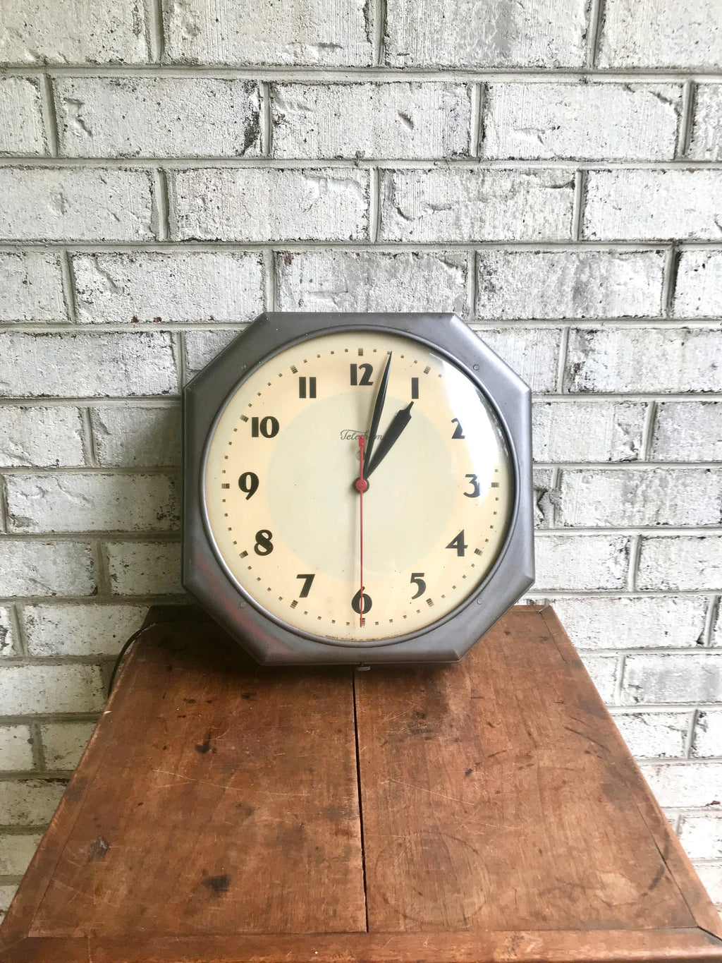 Vintage MCM Telchrom Wall Clock | Classic Industrial Wall Clock | Working Telechrom Wall Clock | Large Metal and Bubble Glass Clock