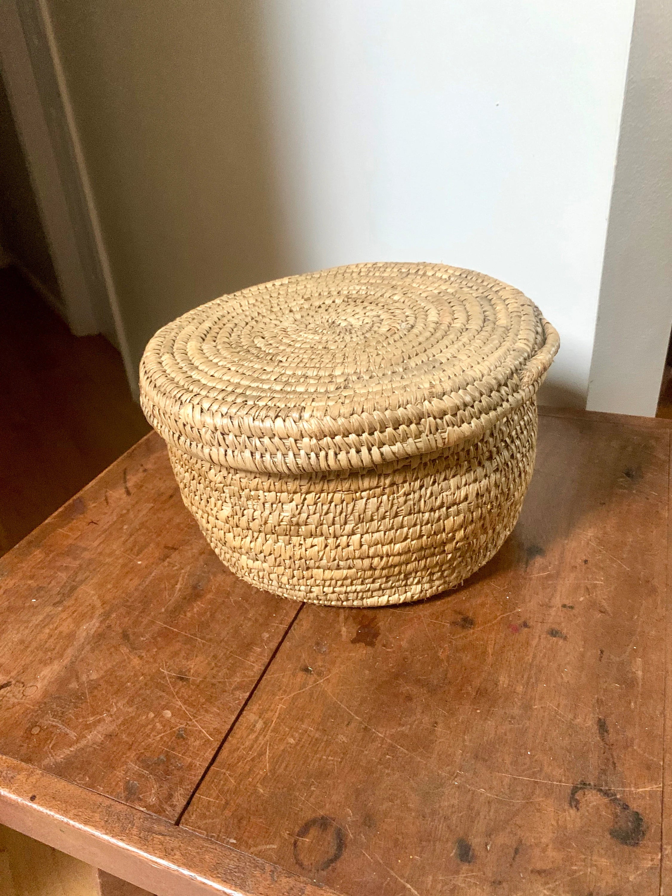 Small Round Coiled Sweetgrass Basket with Lid | Native American Woven Basket | Boho Decor | Boho Storage | Hand Woven Basket | Native Decor