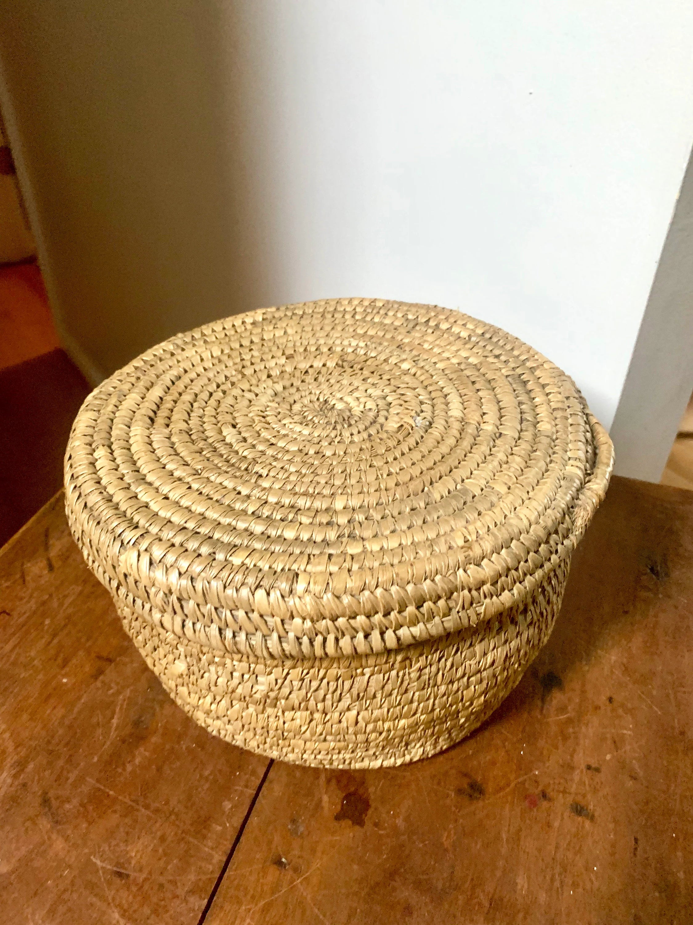 Small Round Coiled Sweetgrass Basket with Lid | Native American Woven Basket | Boho Decor | Boho Storage | Hand Woven Basket | Native Decor