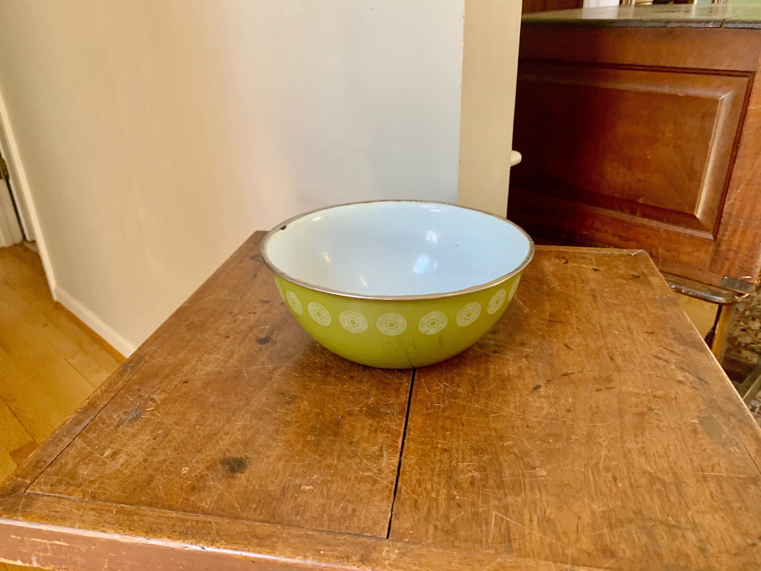 Vintage Green Enamel Bowl With Silver Lip | Avocado Green Distressed Enamel Bowl | Olive Green Enamel Salad Bowl