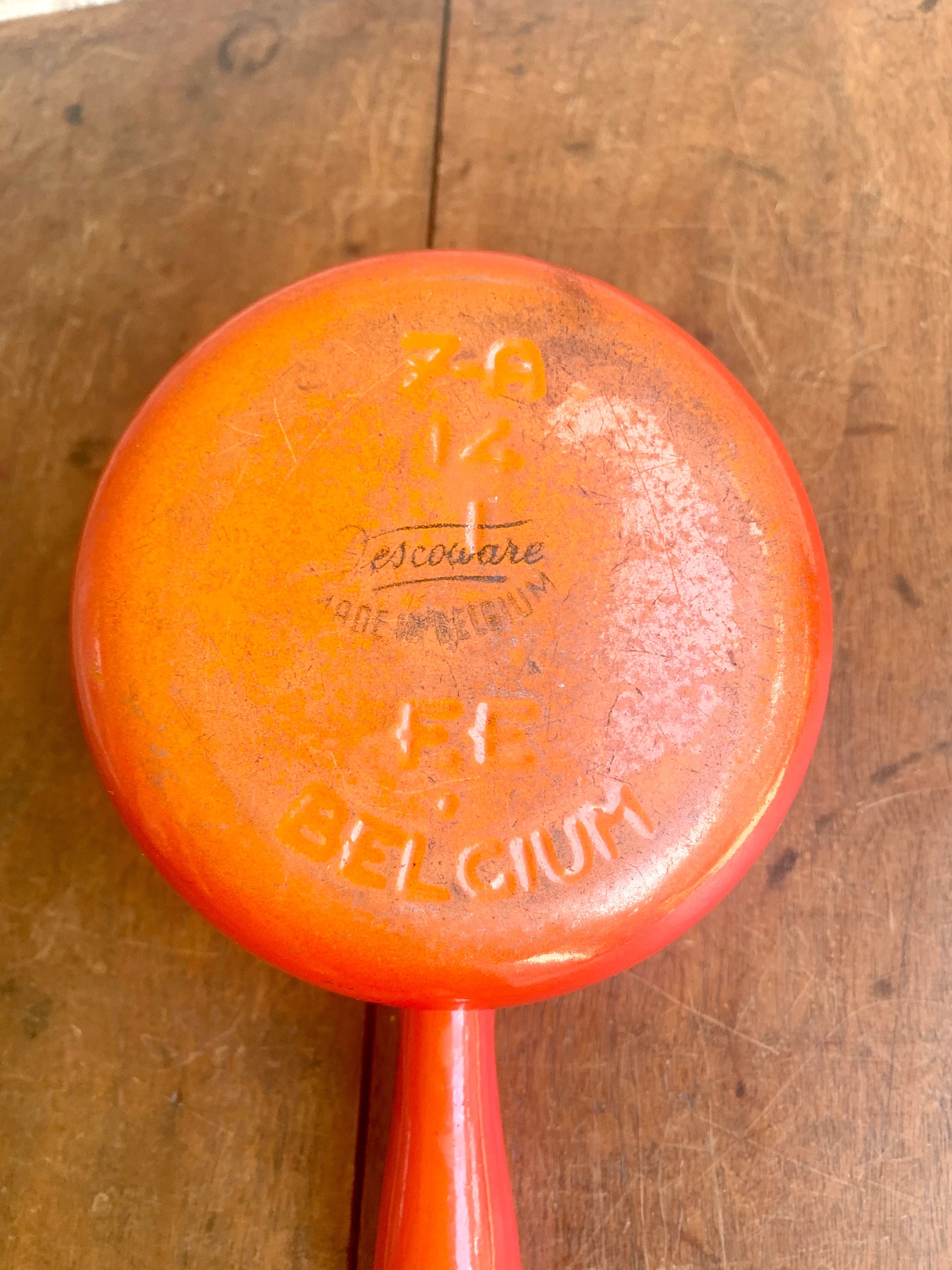 A Descoware Cast Iron Enamel Pot With Lid | Vintage Flame Color Enamel Pot with Lid | Descoware Flame 7-A 14 | Belgium Pot