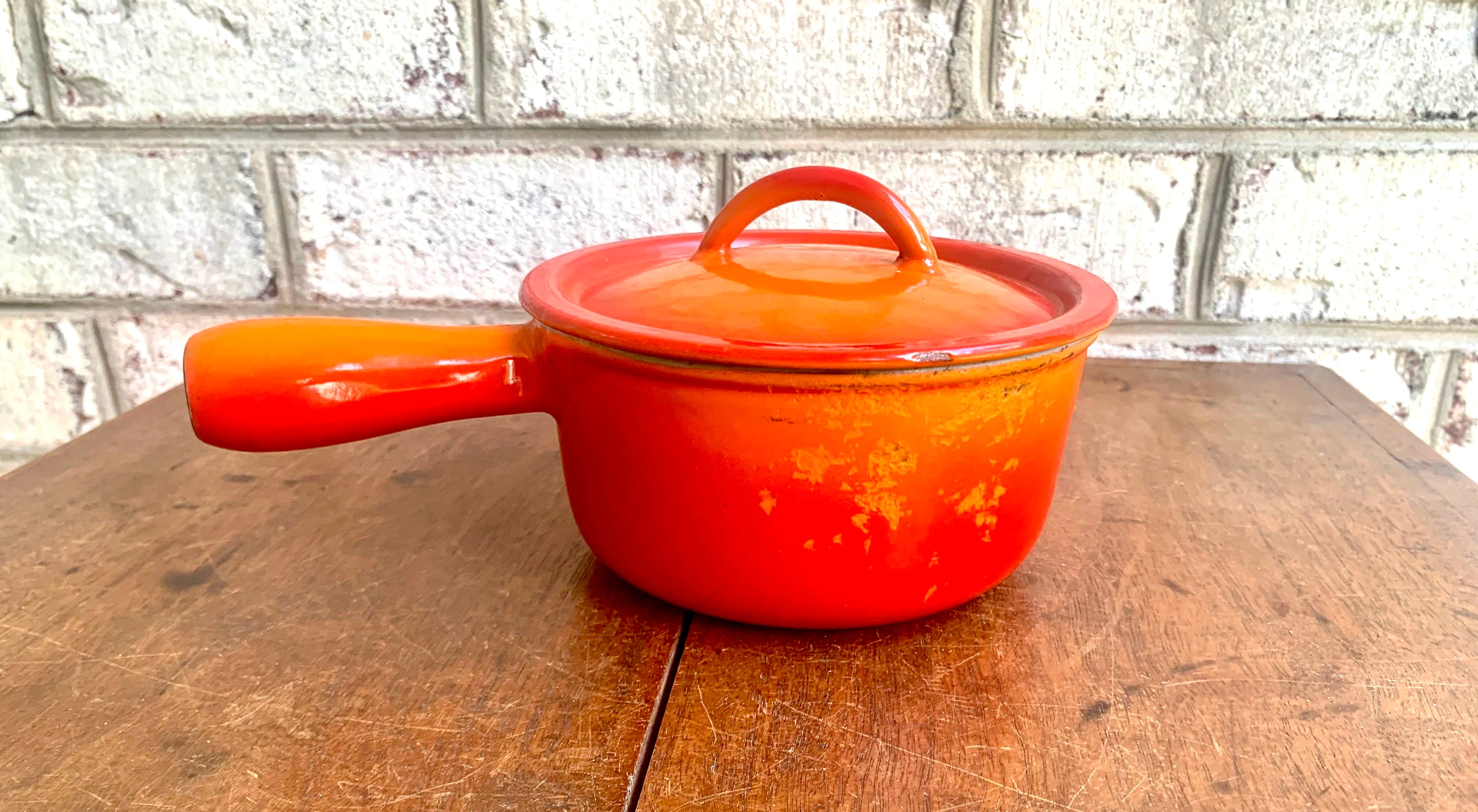 A Descoware Cast Iron Enamel Pot With Lid | Vintage Flame Color Enamel Pot with Lid | Descoware Flame 7-A 14 | Belgium Pot