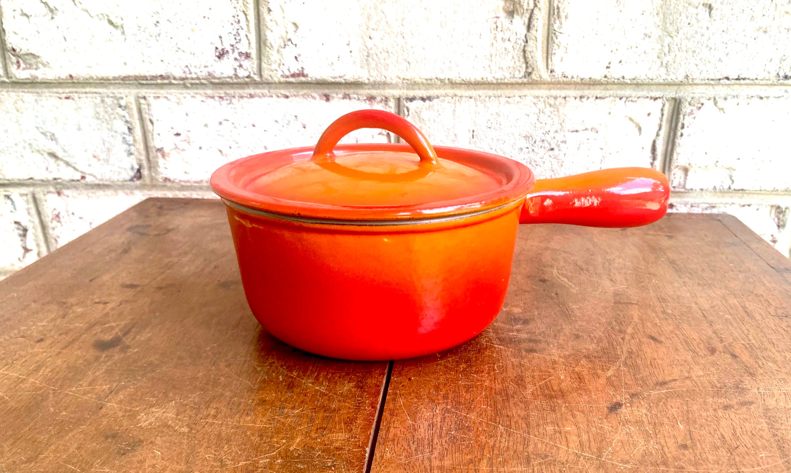 A Descoware Cast Iron Enamel Pot With Lid | Vintage Flame Color Enamel Pot with Lid | Descoware Flame 7-A 14 | Belgium Pot
