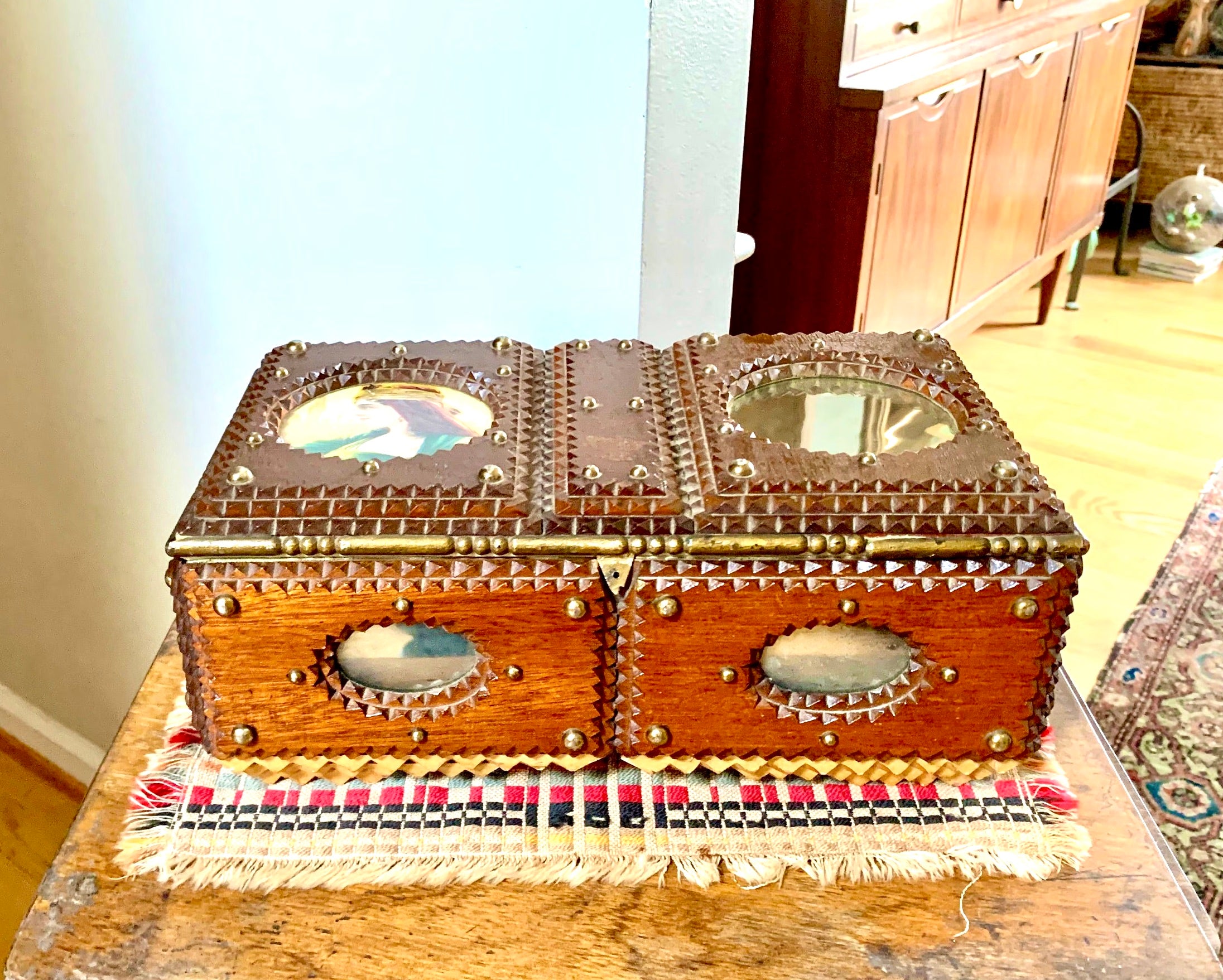 Vtg Wood Saw Tooth Tramp Art Box | Tramp Art Jewelry Box With Mirrors | Hand Carved Decorative Wooden Storage Box | Folk Art Box