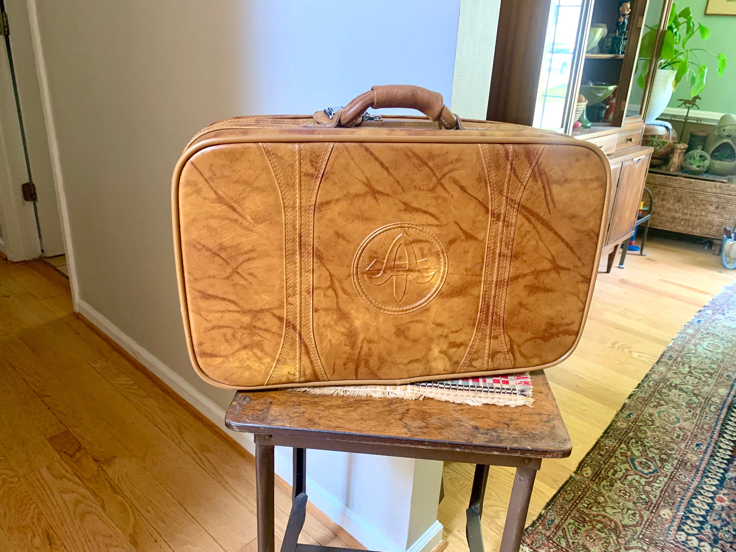 1970's American Tourister Weekender | American Tourister Suitcase | Brown Weekend Luggage Bag| Retro Brown Carry On| Brown Marble Vinyl Bag