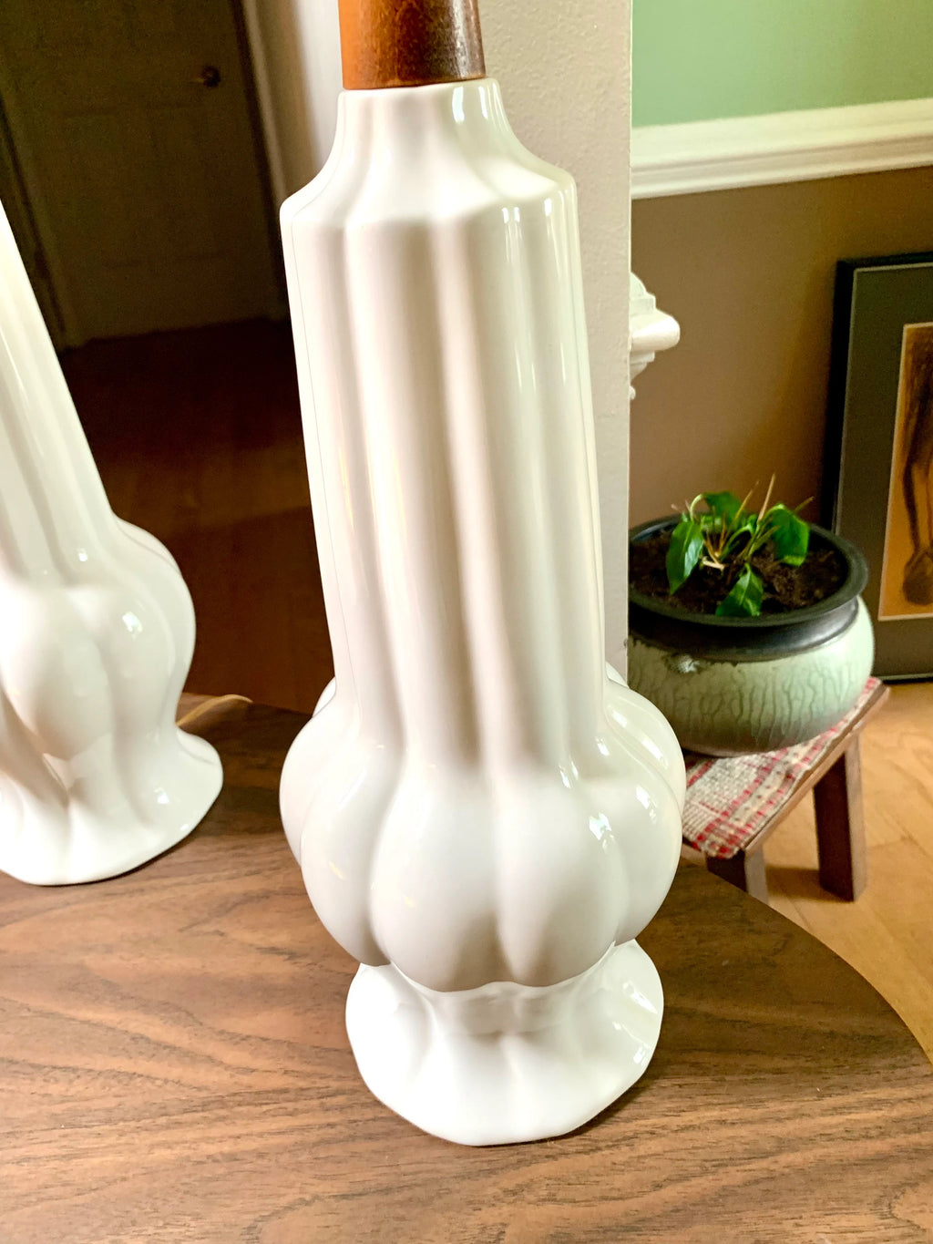 Vintage Pair of Mid Century White Ceramic Lamps | Ceramic and Wood Lamps | MCM White Ceramic Table Lamps | Matching White Ceramic Lamps