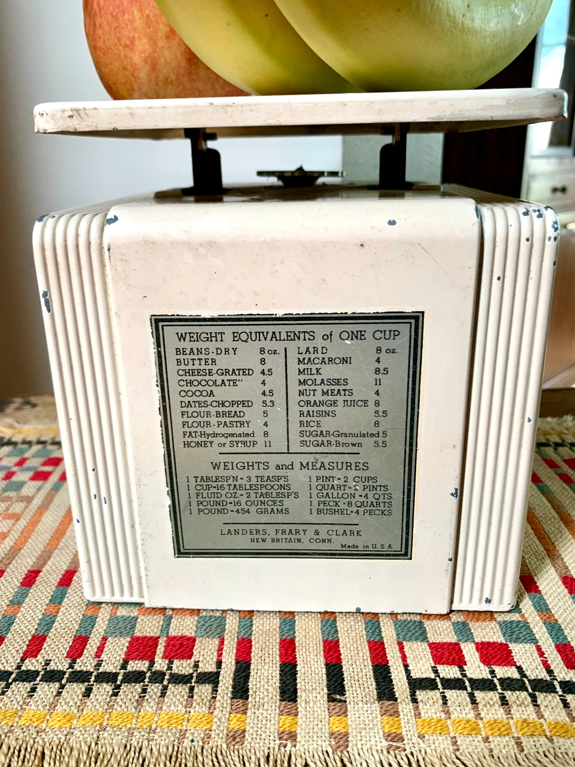 Vintage Universal Kitchen Scale | Art Deco Kitchen Scale | Rustic White Landers, Frary & Clark Scale | Distressed Art Deco Kitchen Scale
