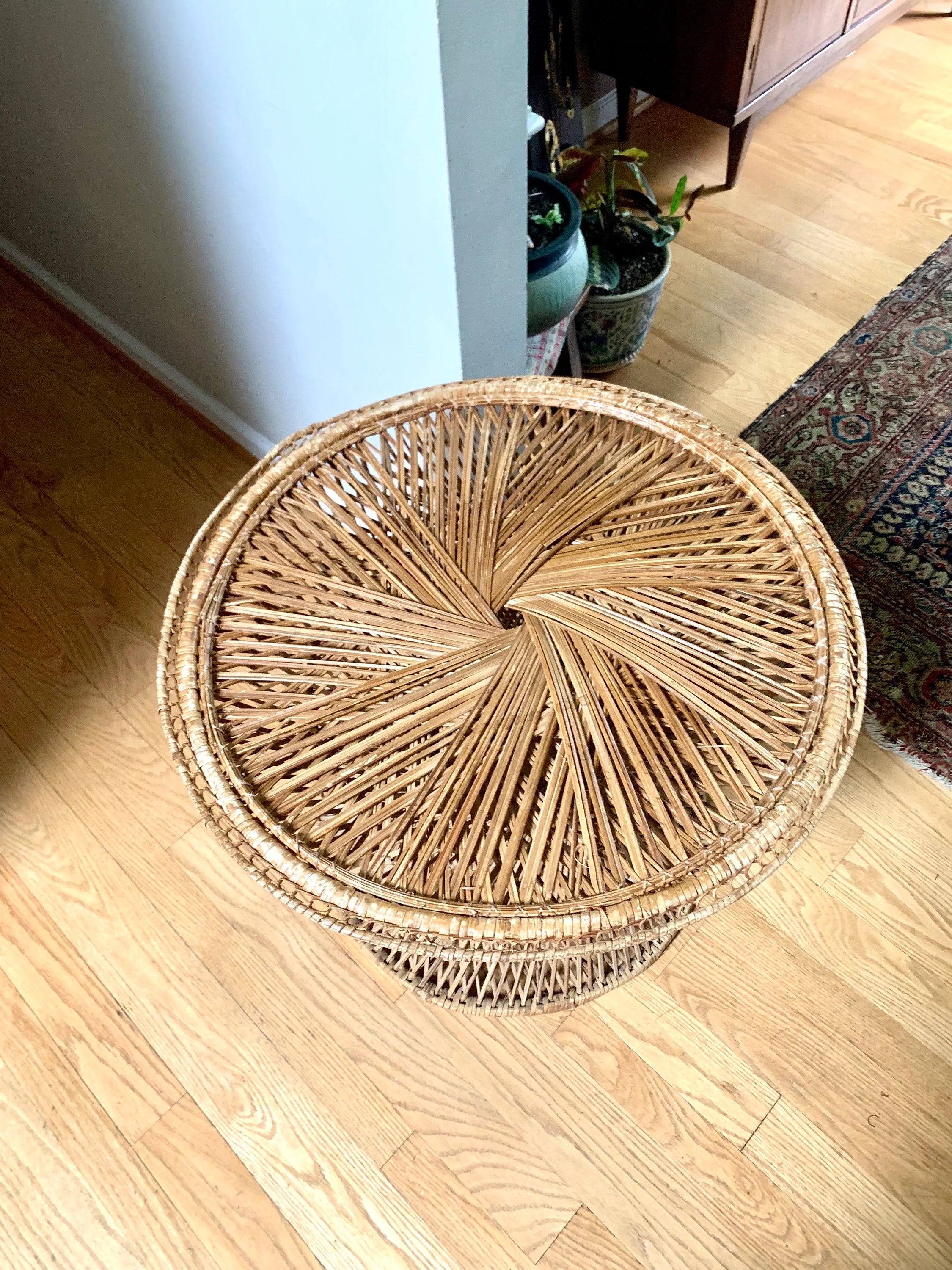 Large Vtg Wicker Peacock Table | Fan Top Rattan Table  | Bohemian Wicker Table | Wicker Accent Table | Distressed Woven Side Table