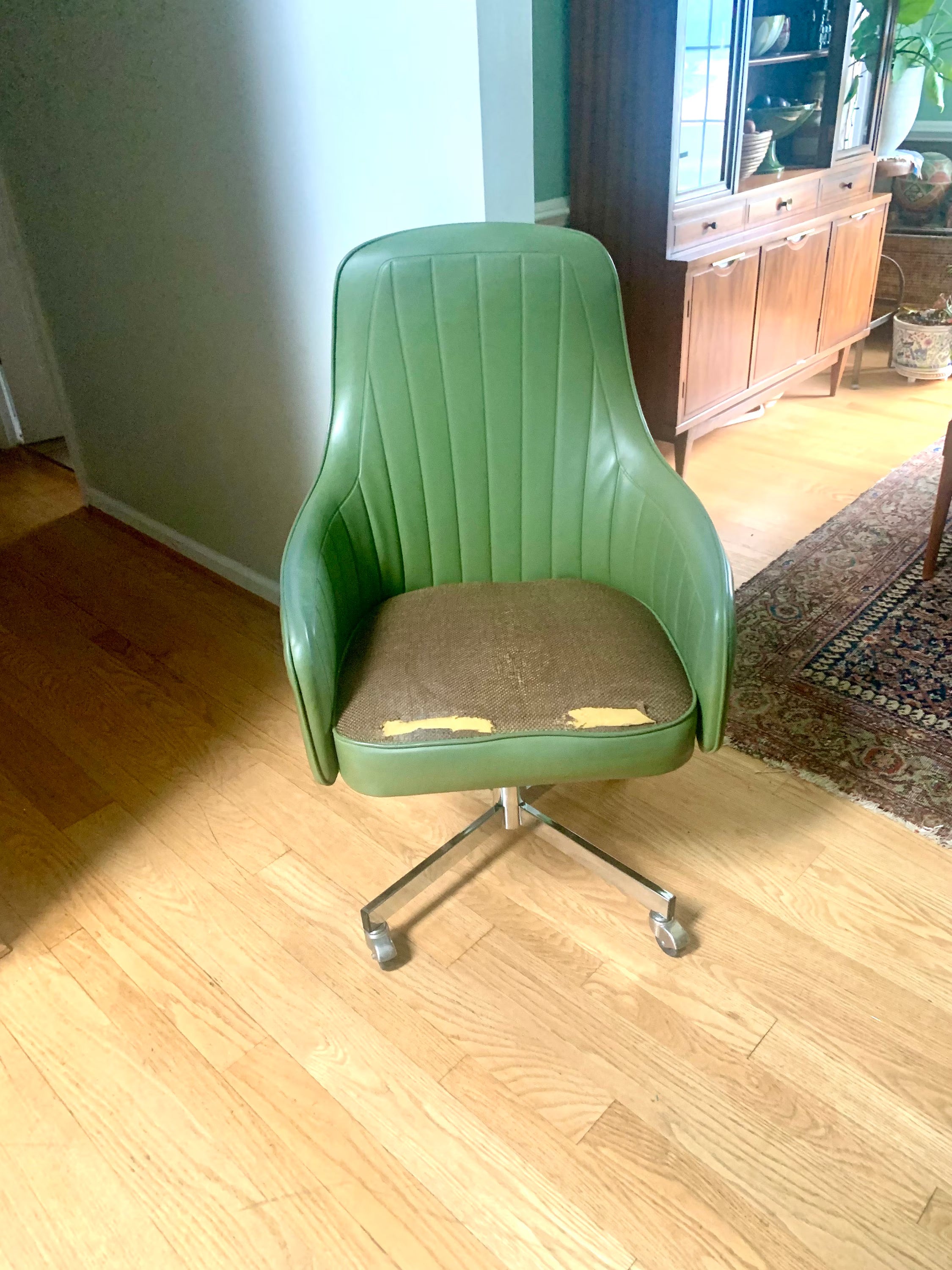 Mid Century Modern Swivel Rolling Chair | Jansko Olive Green Desk Chair | MCM Vinyl High Back Chair | Green Vinyl Modern Office Chair
