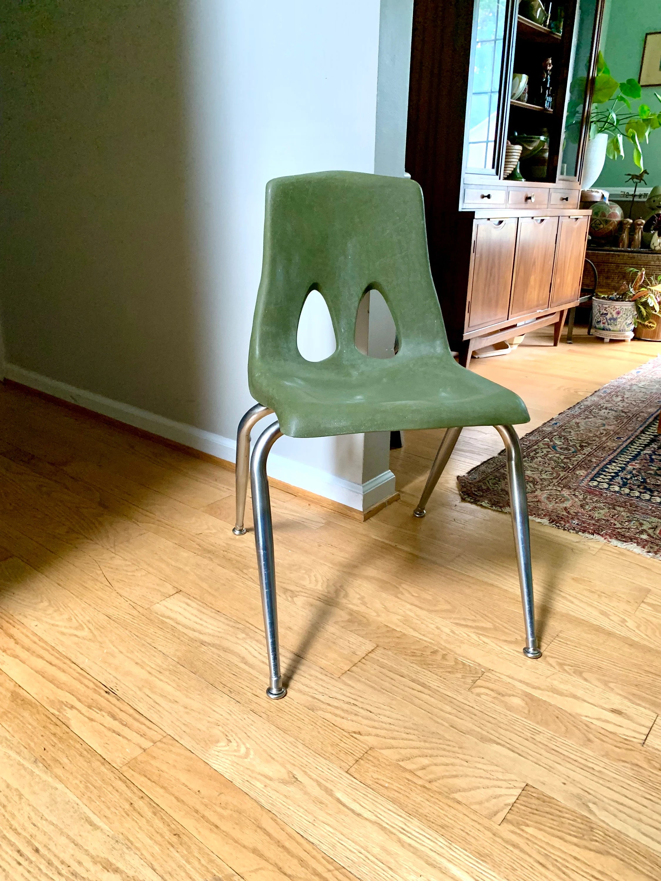 Vintage MCM Carter Craft Profile Chair | Plastic MCM Stackable Chair | Molded Green Child's Chair | Plastic School Chair (Copy)