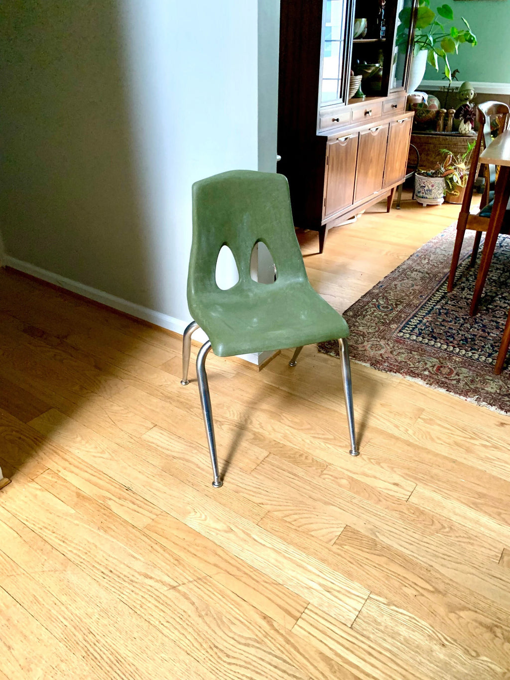 Vintage MCM Carter Craft Profile Chair | Plastic MCM Stackable Chair | Molded Green Child's Chair | Plastic School Chair (Copy)