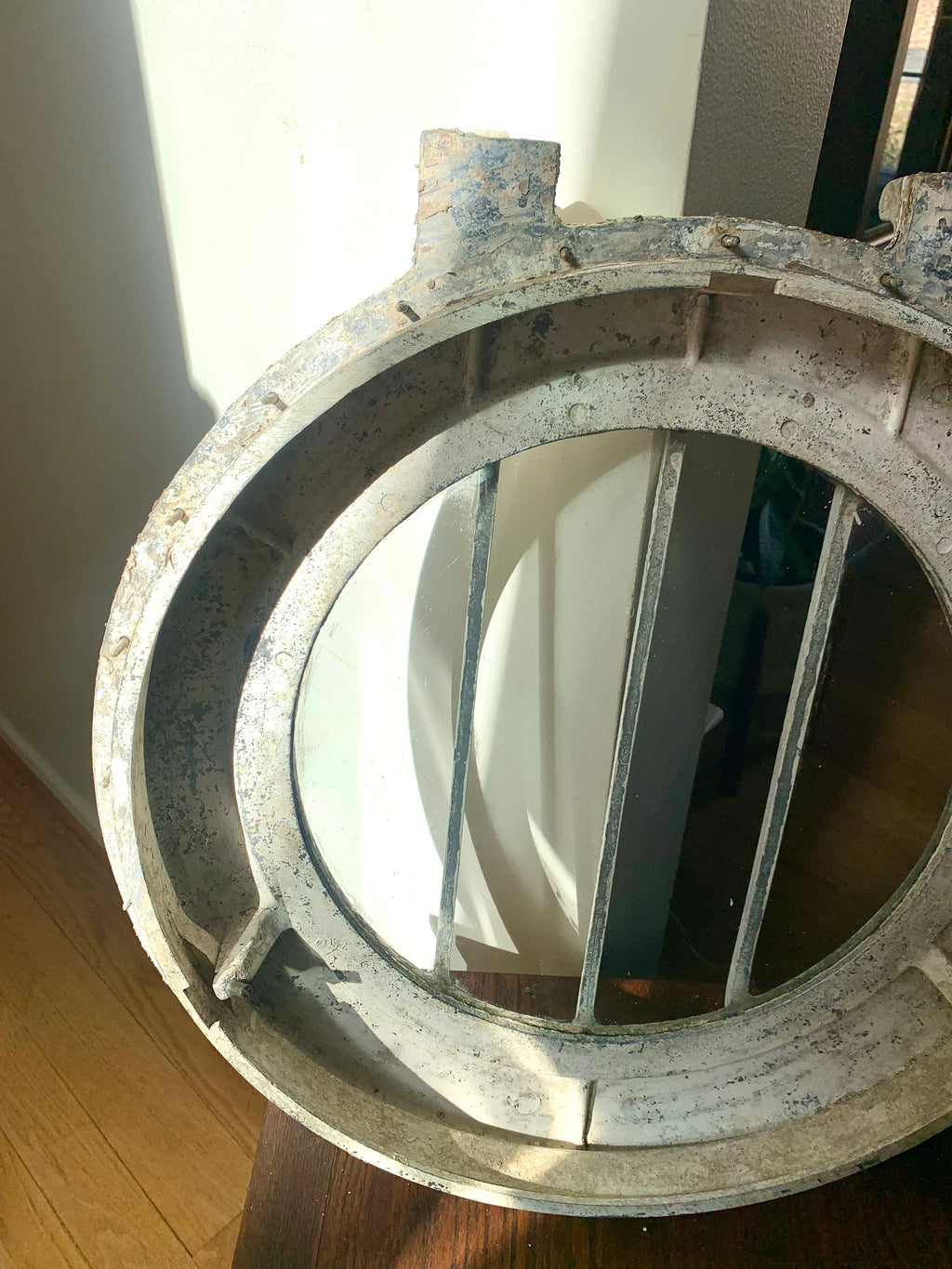 Vtg Large Distressed Paint Porthole | Ship's Porthole with Screen | 20" Ship's Porthole | Boat Porthole | Salvaged Boat Porthole