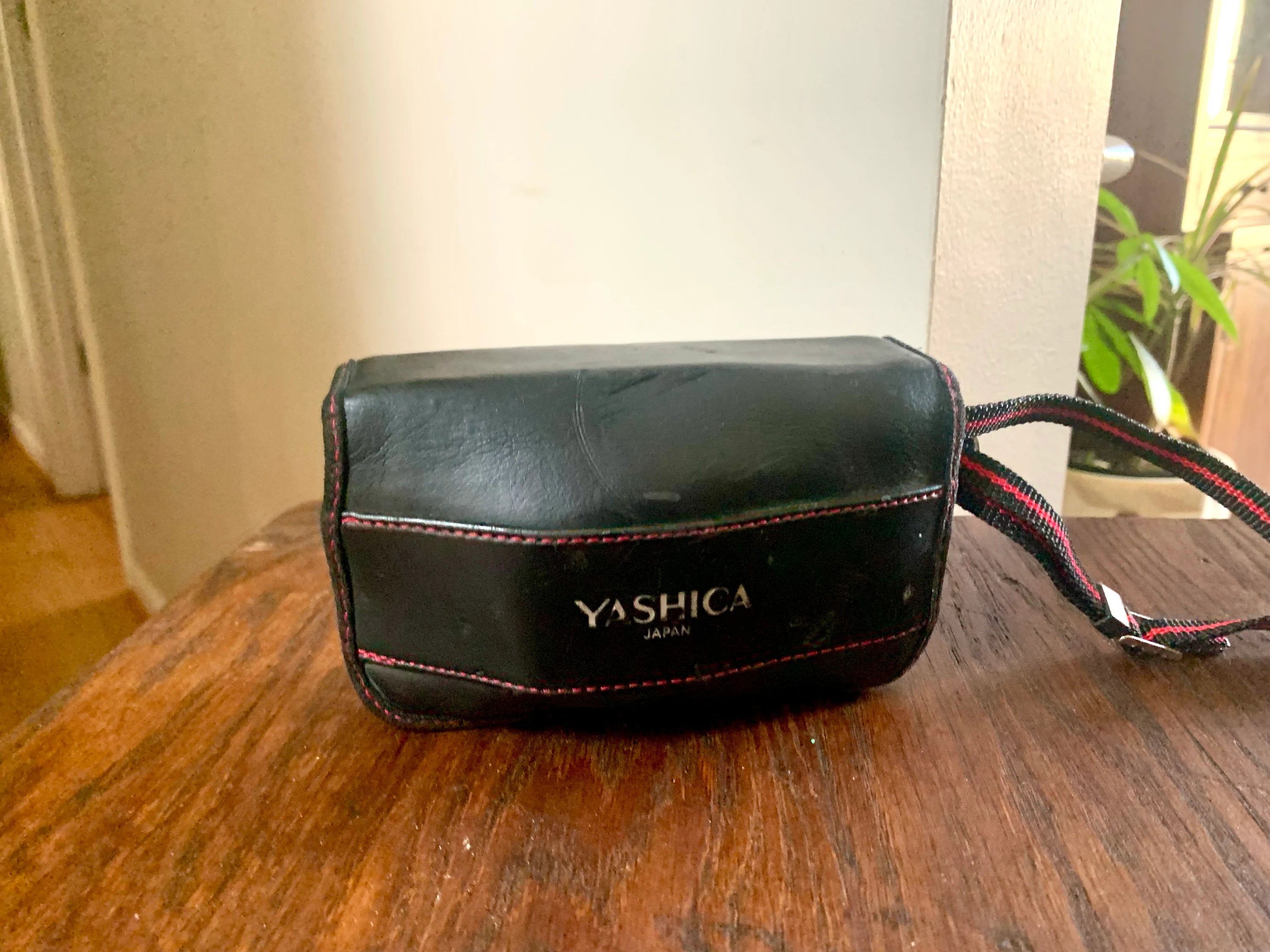 Vtg Yashica Full Automatic Diary Camera | Yashica Auto Focus Motor-D Point and Shoot Camera | Yashica Japan 35MM Film Camera