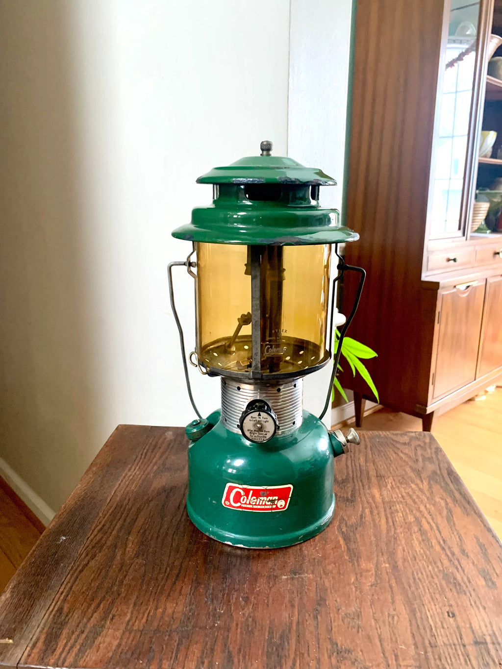 Vintage Coleman Model 220F Lantern | Coleman 1965 Coleman Lantern | Yellow Glass Model 220F Coleman Lantern | Yellow Glass Duel Mantel