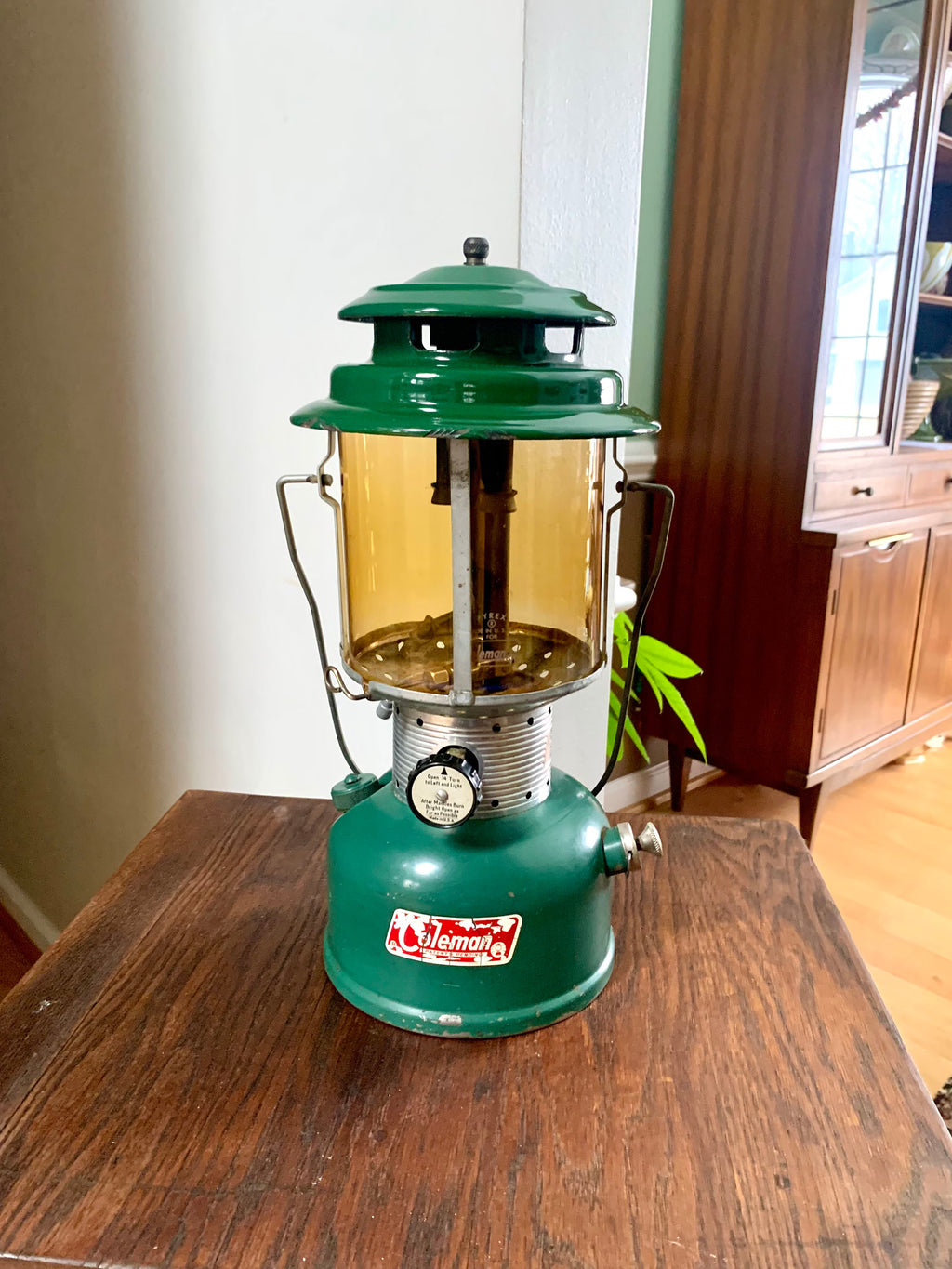 Vintage Coleman Model 220F Lantern | Coleman 1968 Coleman Lantern | Yellow Glass Model 220F Coleman Lantern | Yellow Glass Duel Mantel
