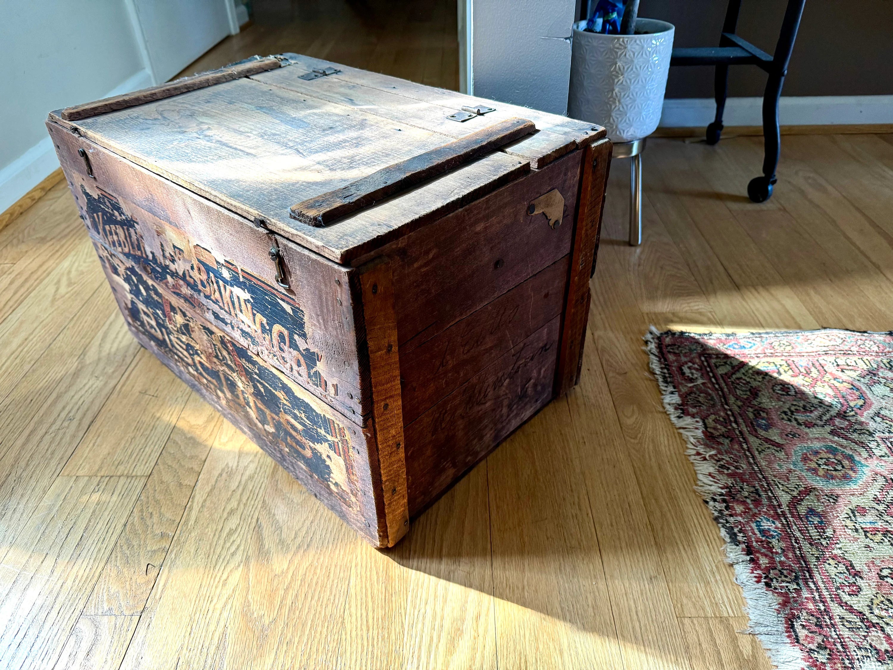 Antique Keebler Weyl Baking Company Wood Shipping Crate | Keebler Advertisement Wood Crate | Antique Wood Biscuit Crate| Lidded Keebler Box