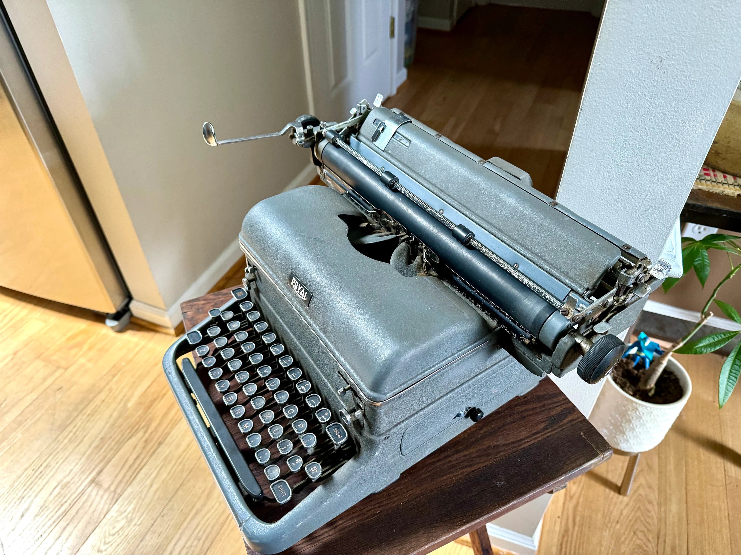 Vtg Large Royal Typewriter | Gray Royal Portable Typewriter | Distressed Typewriter | Manual Royal Typewriter | Typewriter Prop