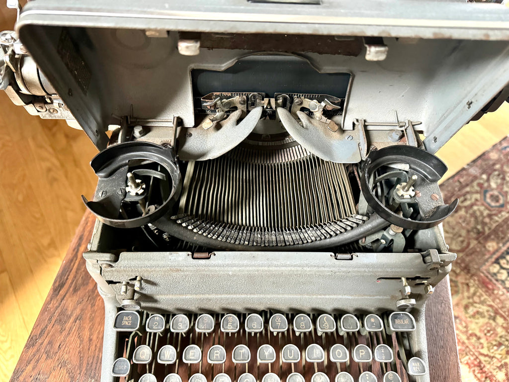 Vtg Large Royal Typewriter | Gray Royal Portable Typewriter | Distressed Typewriter | Manual Royal Typewriter | Typewriter Prop