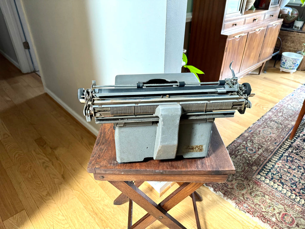 Vtg Large Royal Typewriter | Gray Royal Portable Typewriter | Distressed Typewriter | Manual Royal Typewriter | Typewriter Prop