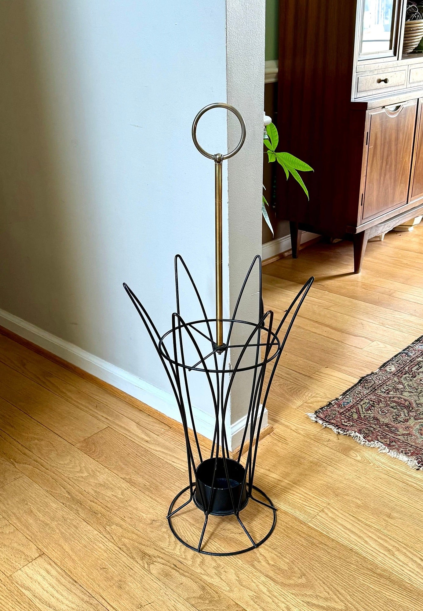 Vtg MCM Wire and Brass Umbrella Stand | Black Wire Atomic Umbrella Stand | 50's Umbrella Stand | Entryway Decor
