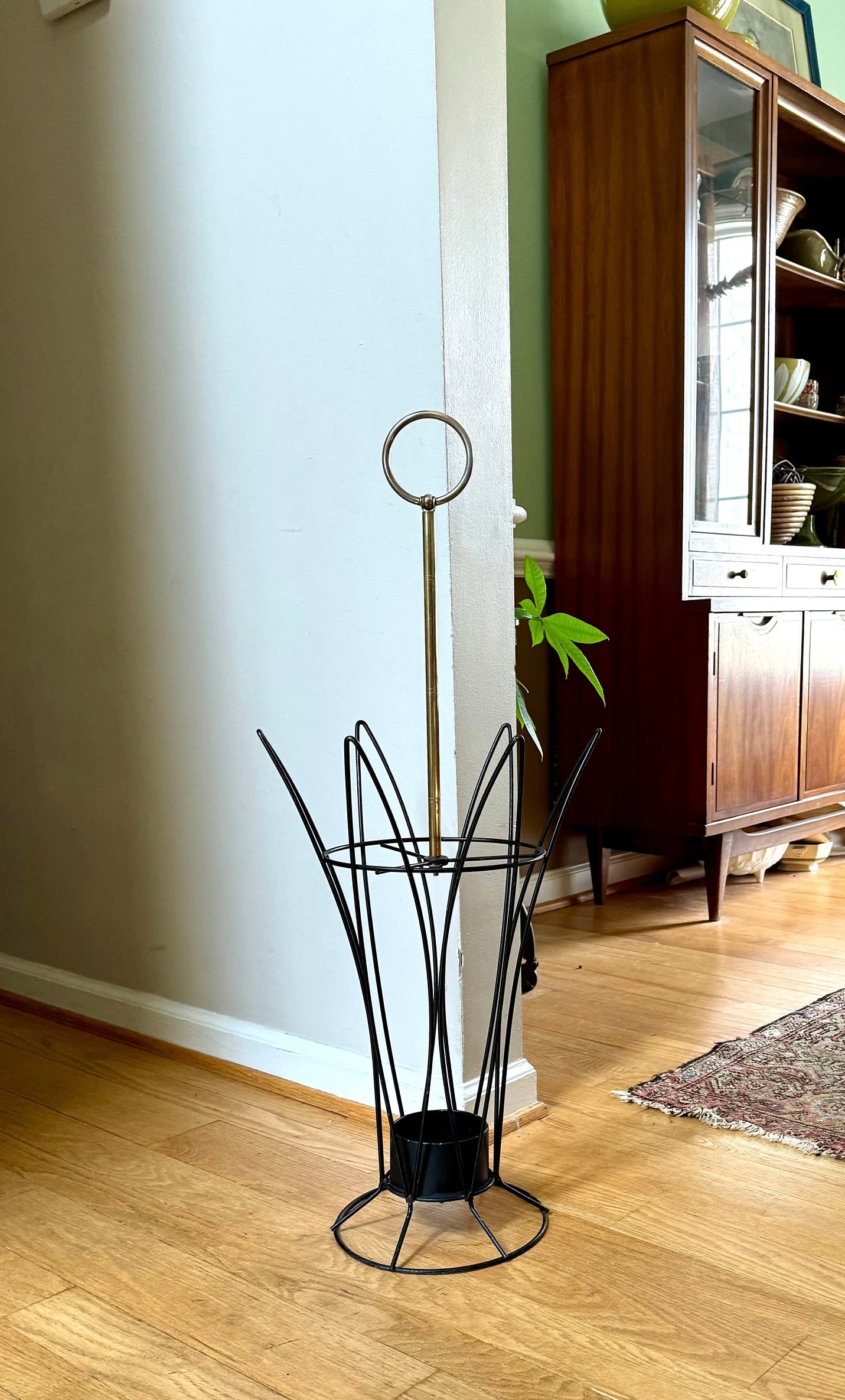 Vtg MCM Wire and Brass Umbrella Stand | Black Wire Atomic Umbrella Stand | 50's Umbrella Stand | Entryway Decor