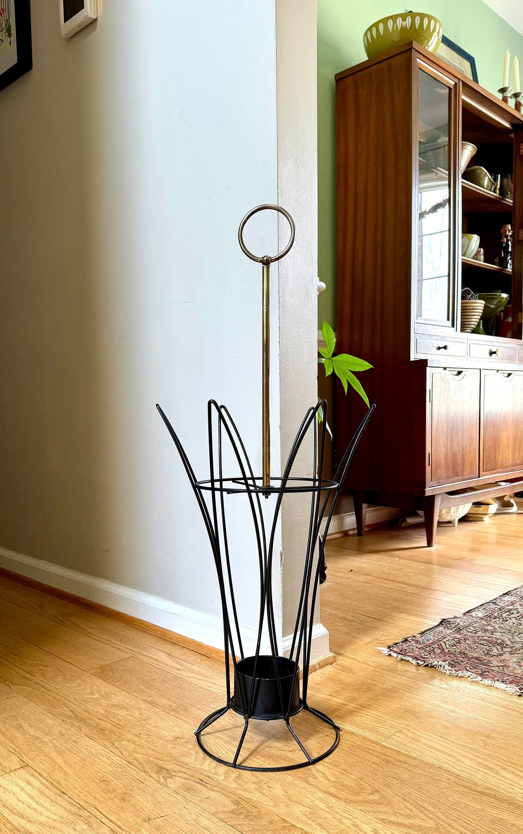 Vtg MCM Wire and Brass Umbrella Stand | Black Wire Atomic Umbrella Stand | 50's Umbrella Stand | Entryway Decor