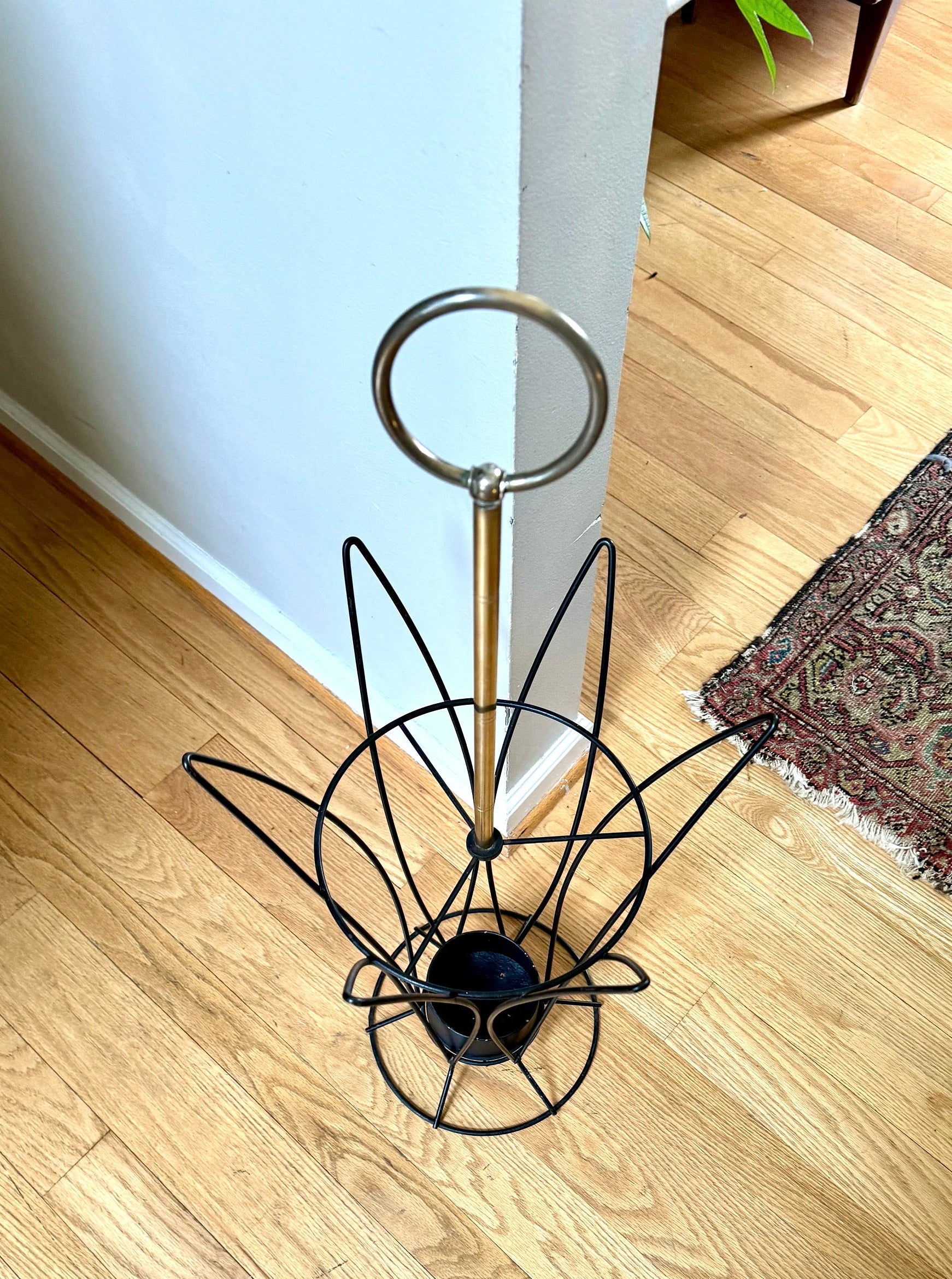 Vtg MCM Wire and Brass Umbrella Stand | Black Wire Atomic Umbrella Stand | 50's Umbrella Stand | Entryway Decor