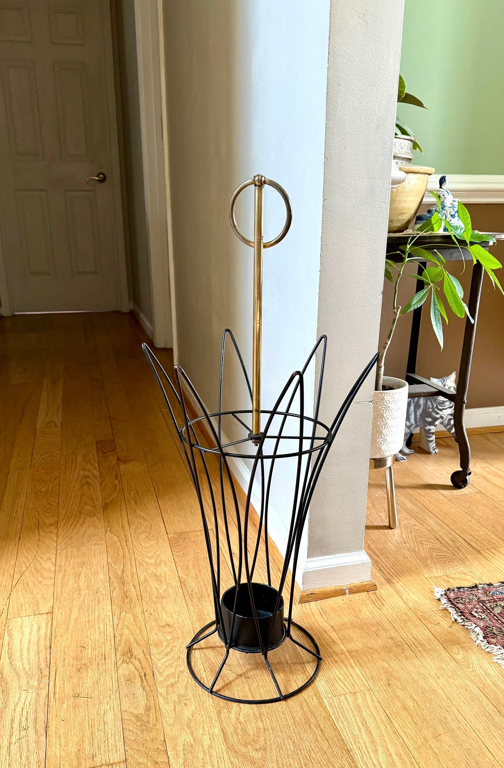 Vtg MCM Wire and Brass Umbrella Stand | Black Wire Atomic Umbrella Stand | 50's Umbrella Stand | Entryway Decor