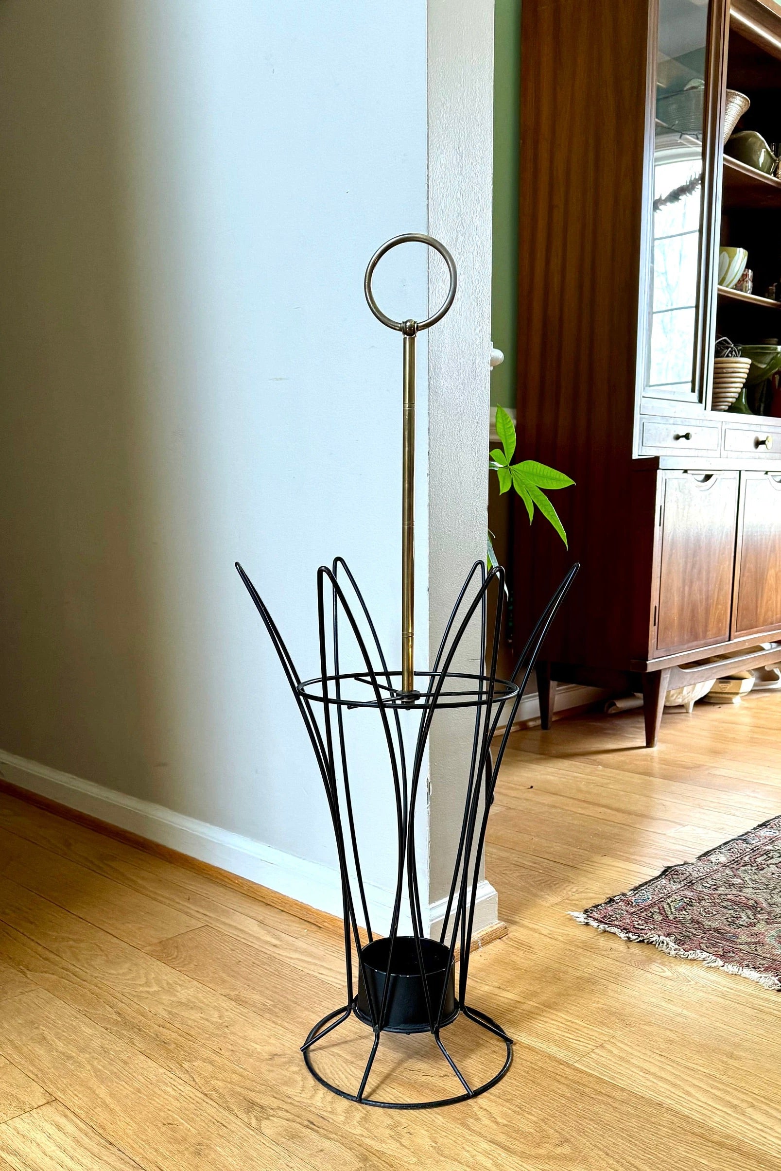 Vtg MCM Wire and Brass Umbrella Stand | Black Wire Atomic Umbrella Stand | 50's Umbrella Stand | Entryway Decor