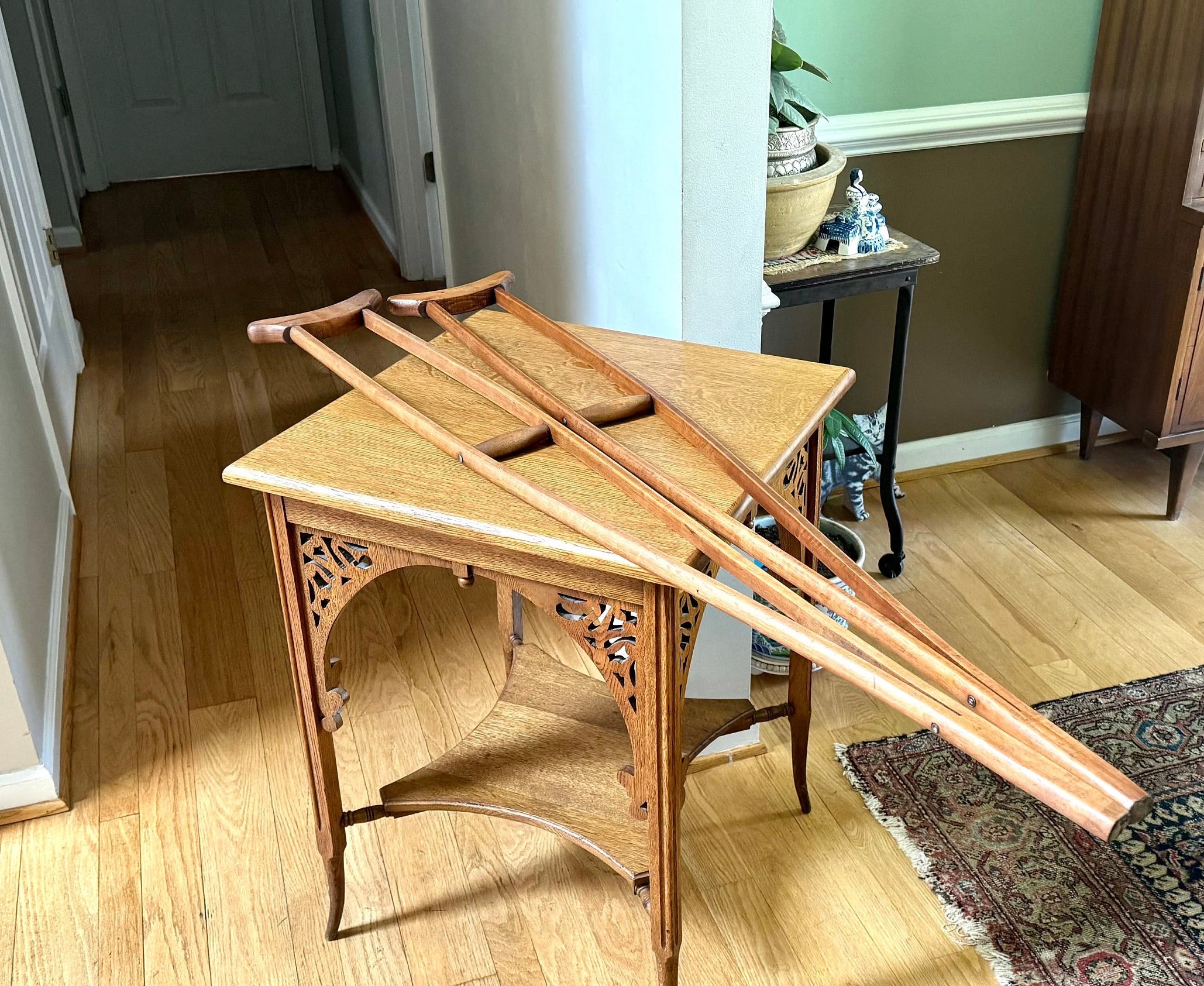 Vtg Wooden Crutches | Antique Split Wood Crutches | Vtg Medical Decor | Doctor Office Decor | Antique Split Wood Crutches