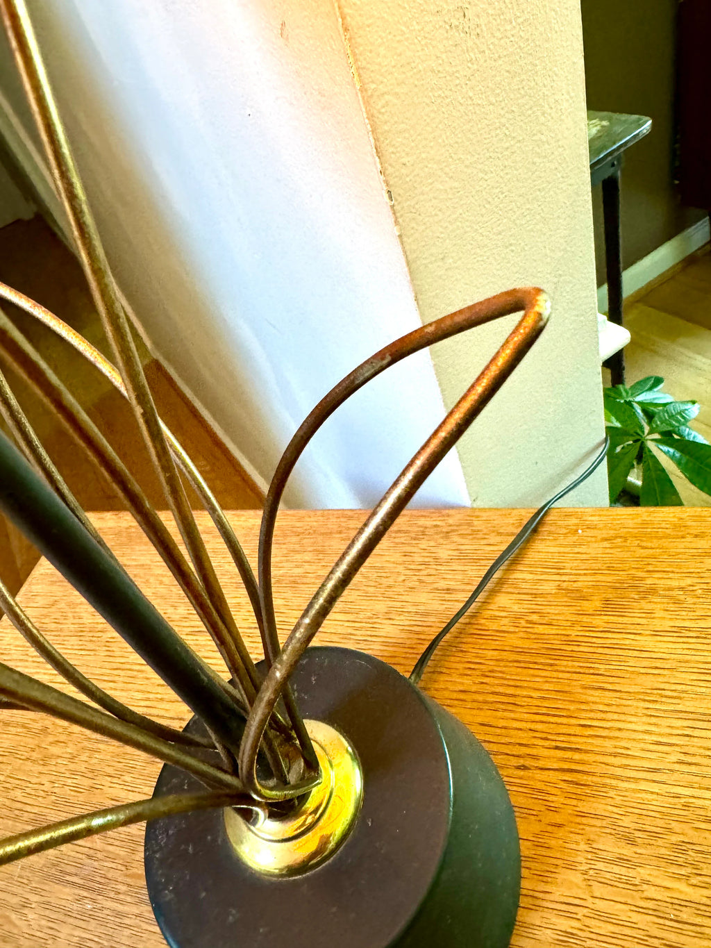 Pair of MCM Wire Desk Lamps | Black and Gold Atomic Wire MCM Lamps | Mid Century Modern Matching Table Lamps | Distressed Wire Lamps