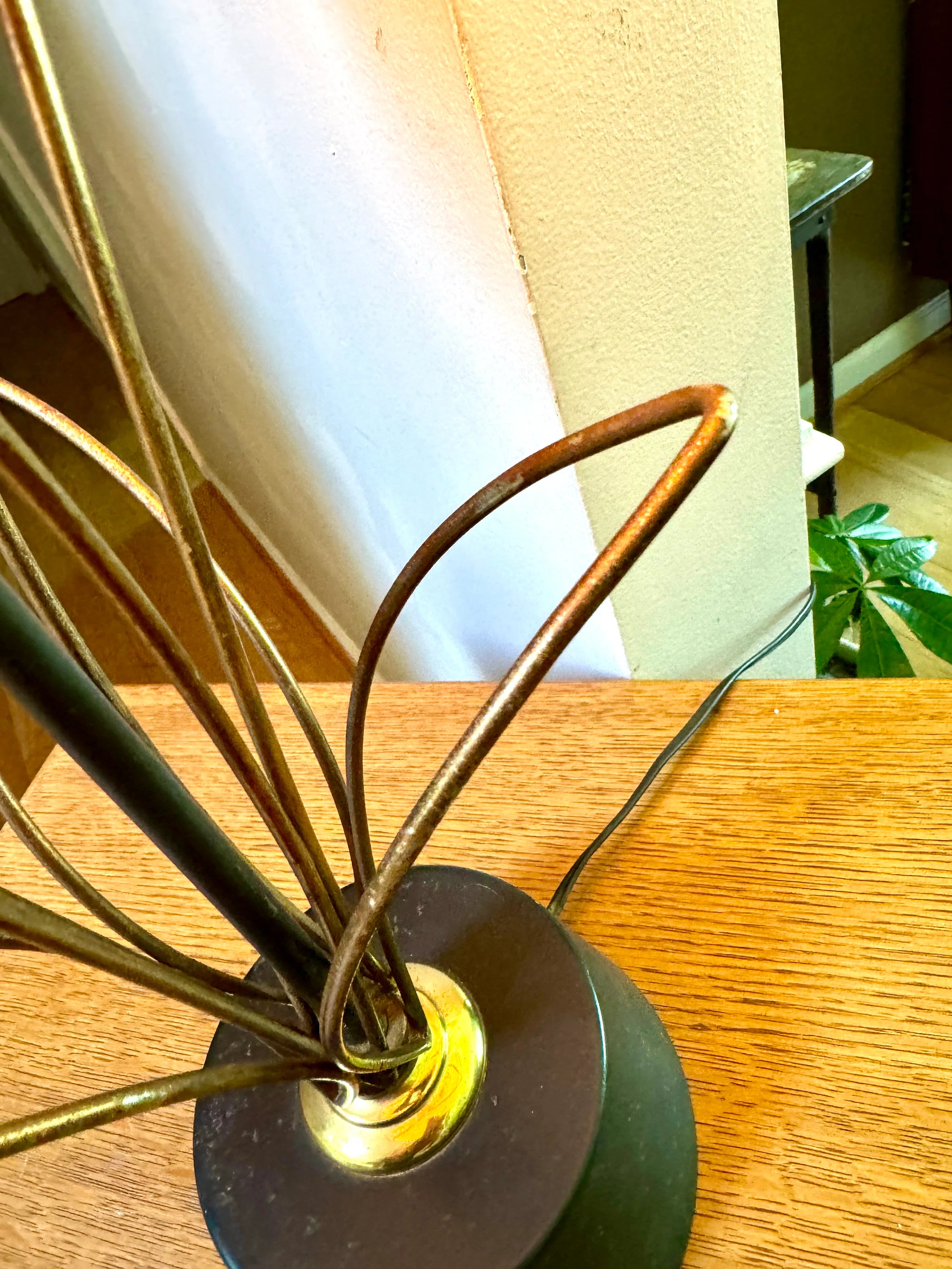 Pair of MCM Wire Desk Lamps | Black and Gold Atomic Wire MCM Lamps | Mid Century Modern Matching Table Lamps | Distressed Wire Lamps