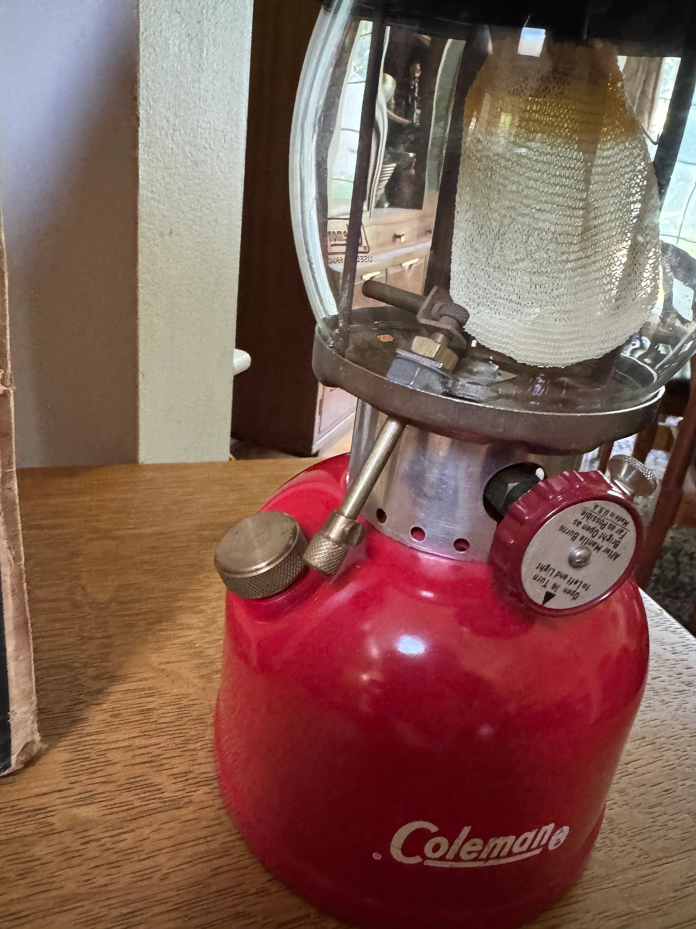 Coleman Model 200A Lantern with Striker and Orig. Box | 1963 Model 200A Coleman Lantern| Round Single Mantle Globe Coleman Lantern