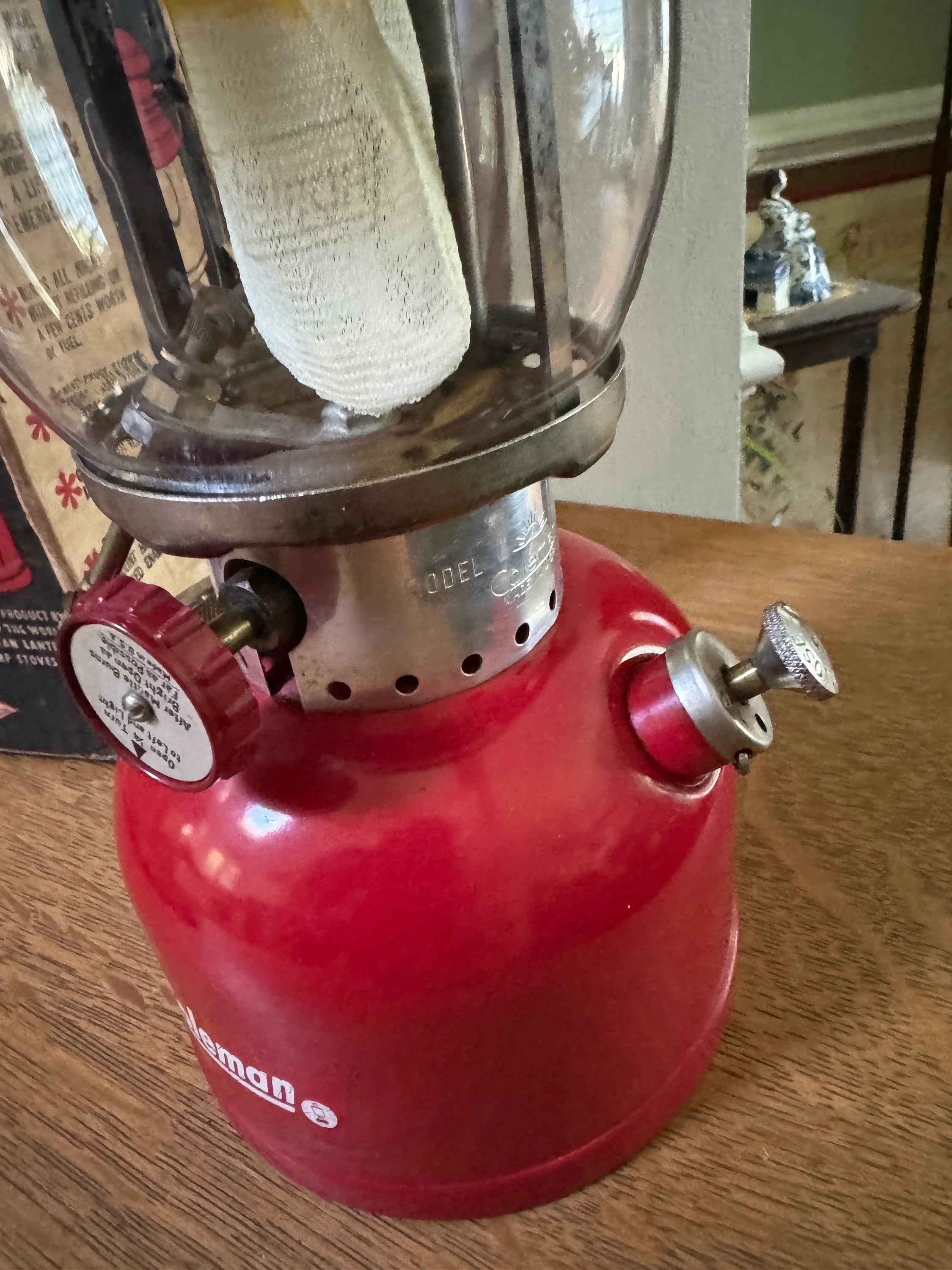 Coleman Model 200A Lantern with Striker and Orig. Box | 1963 Model 200A Coleman Lantern| Round Single Mantle Globe Coleman Lantern