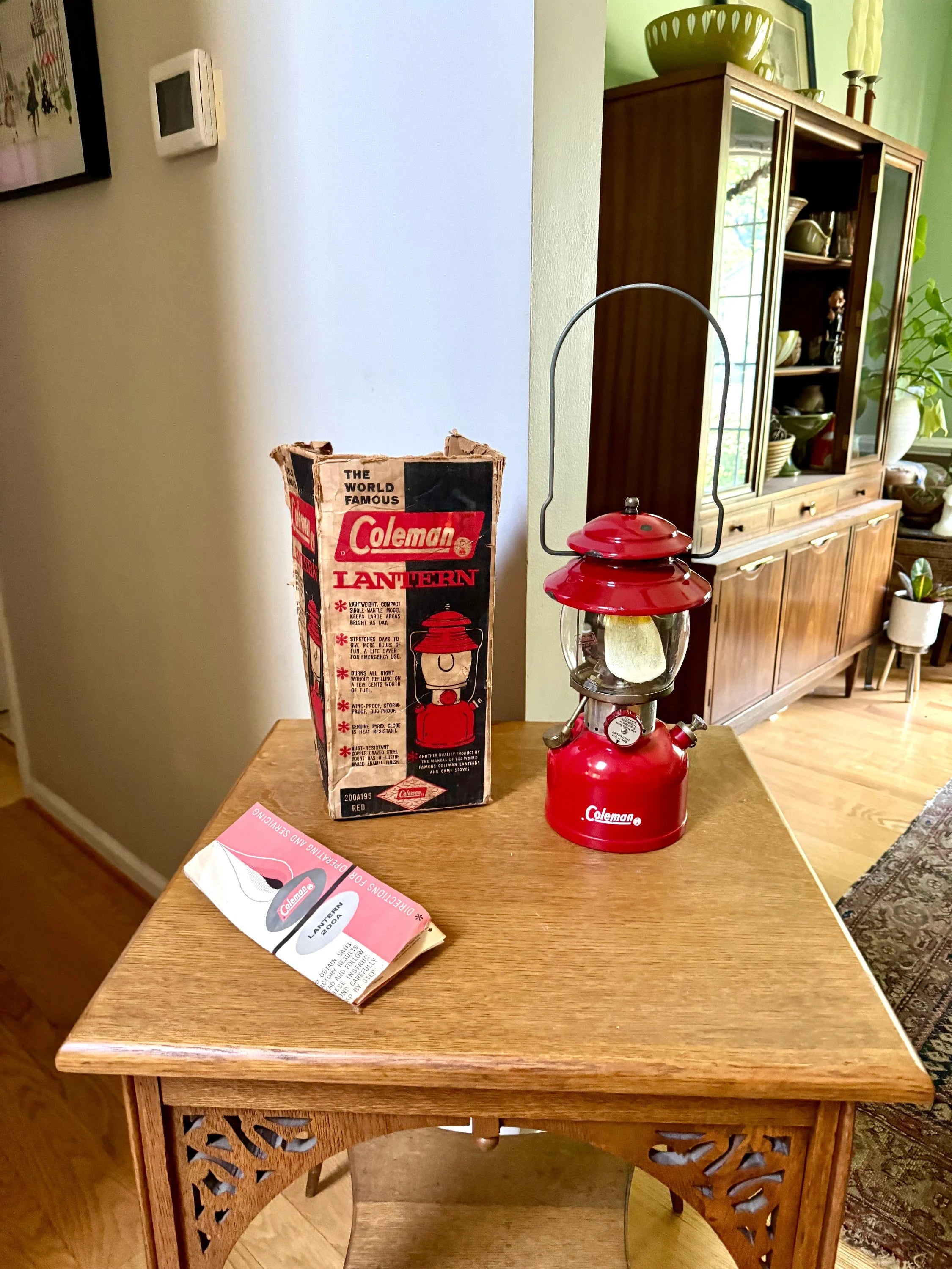 Coleman Model 200A Lantern with Striker and Orig. Box | 1963 Model 200A Coleman Lantern| Round Single Mantle Globe Coleman Lantern