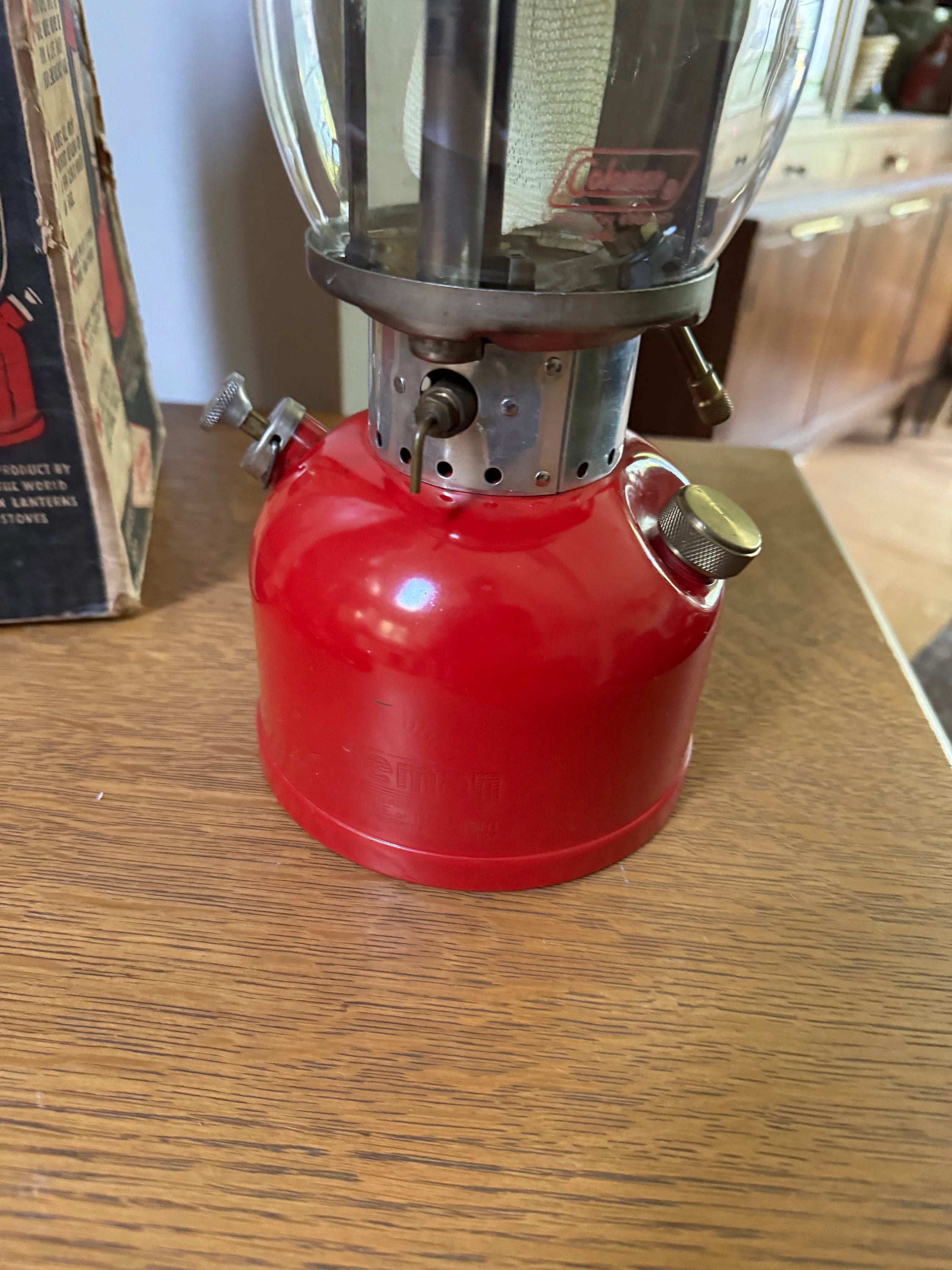 Coleman Model 200A Lantern with Striker and Orig. Box | 1963 Model 200A Coleman Lantern| Round Single Mantle Globe Coleman Lantern